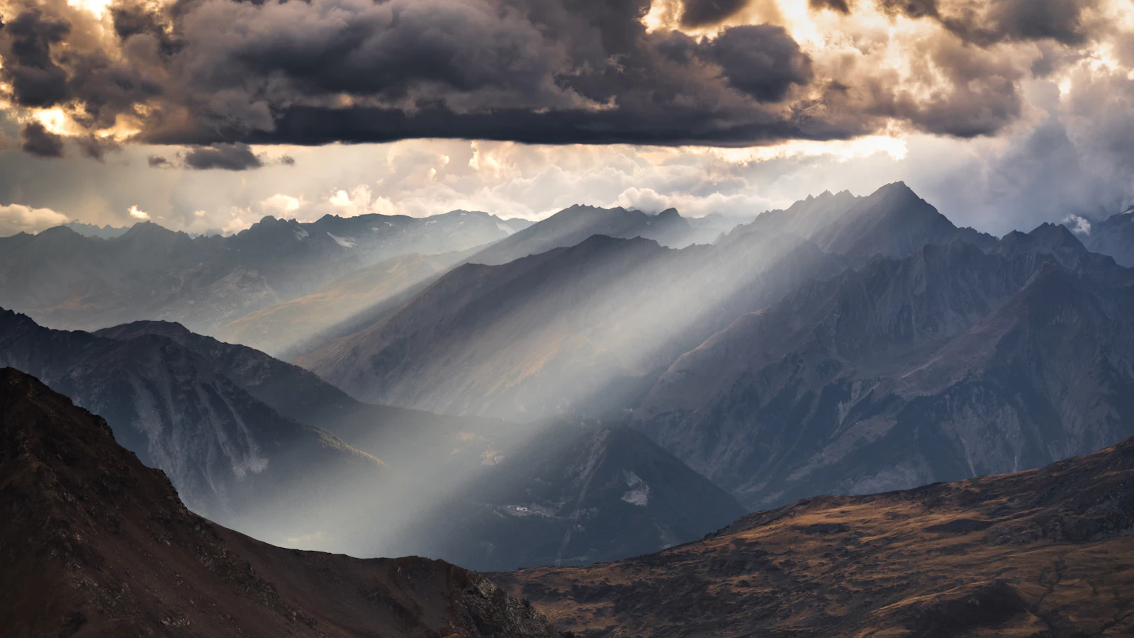 Vallée d'Aoste et sommets en panorama (image d'illustration)