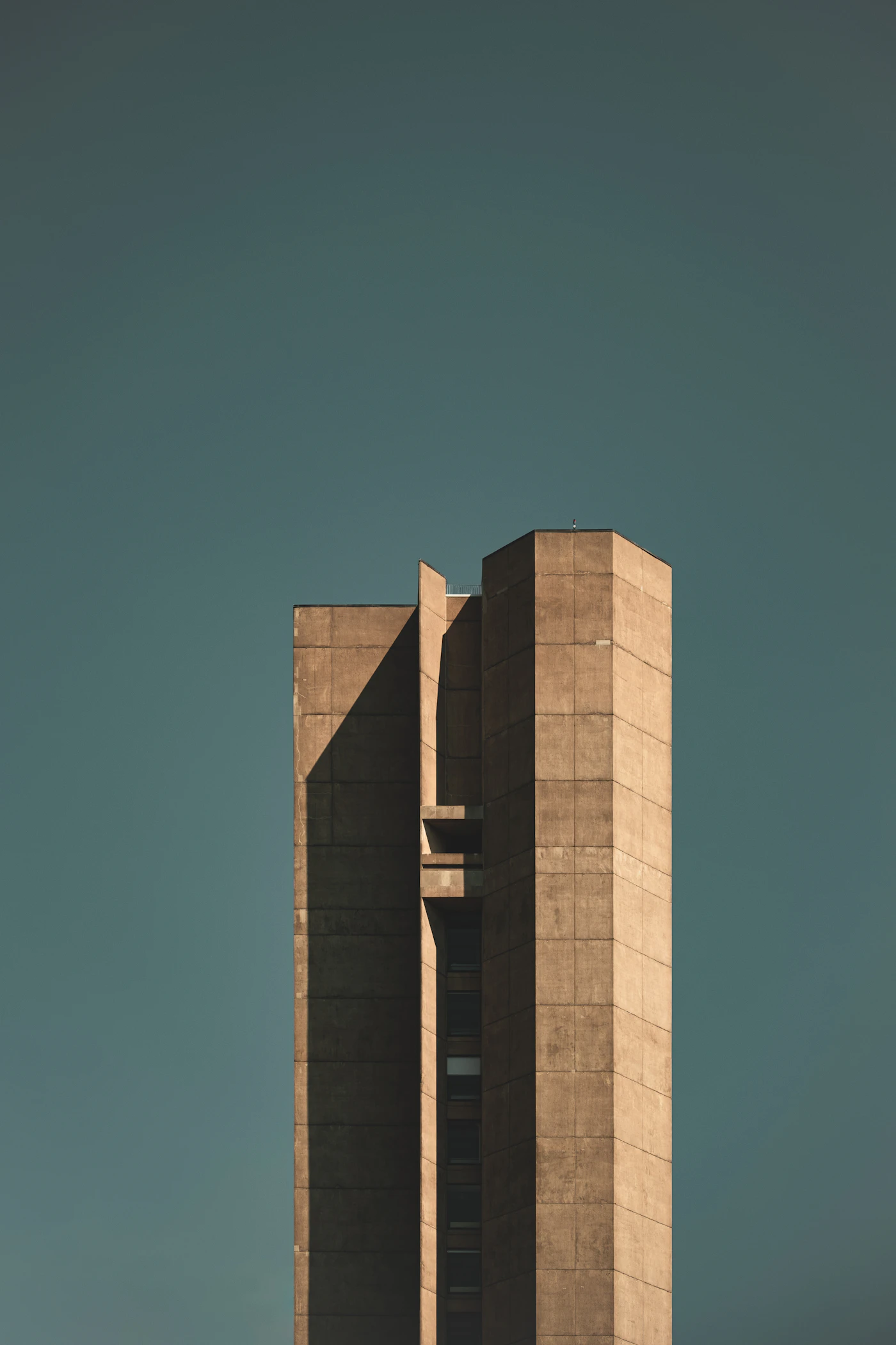 Concrete and oxide tower — ph. unsplash