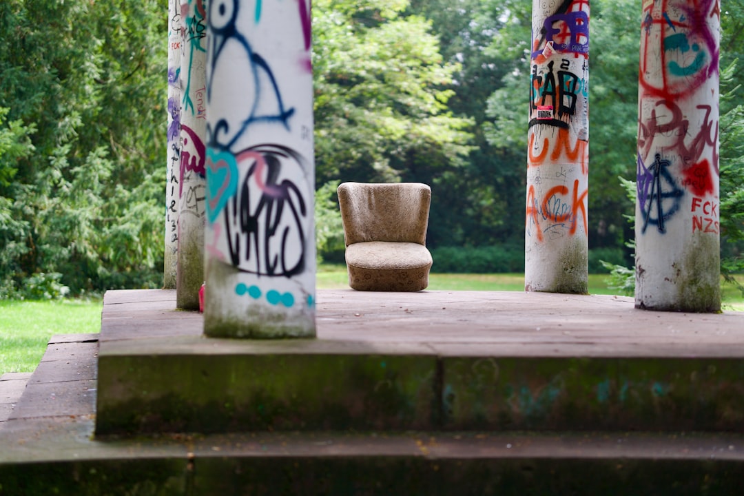 a vase on a bench,