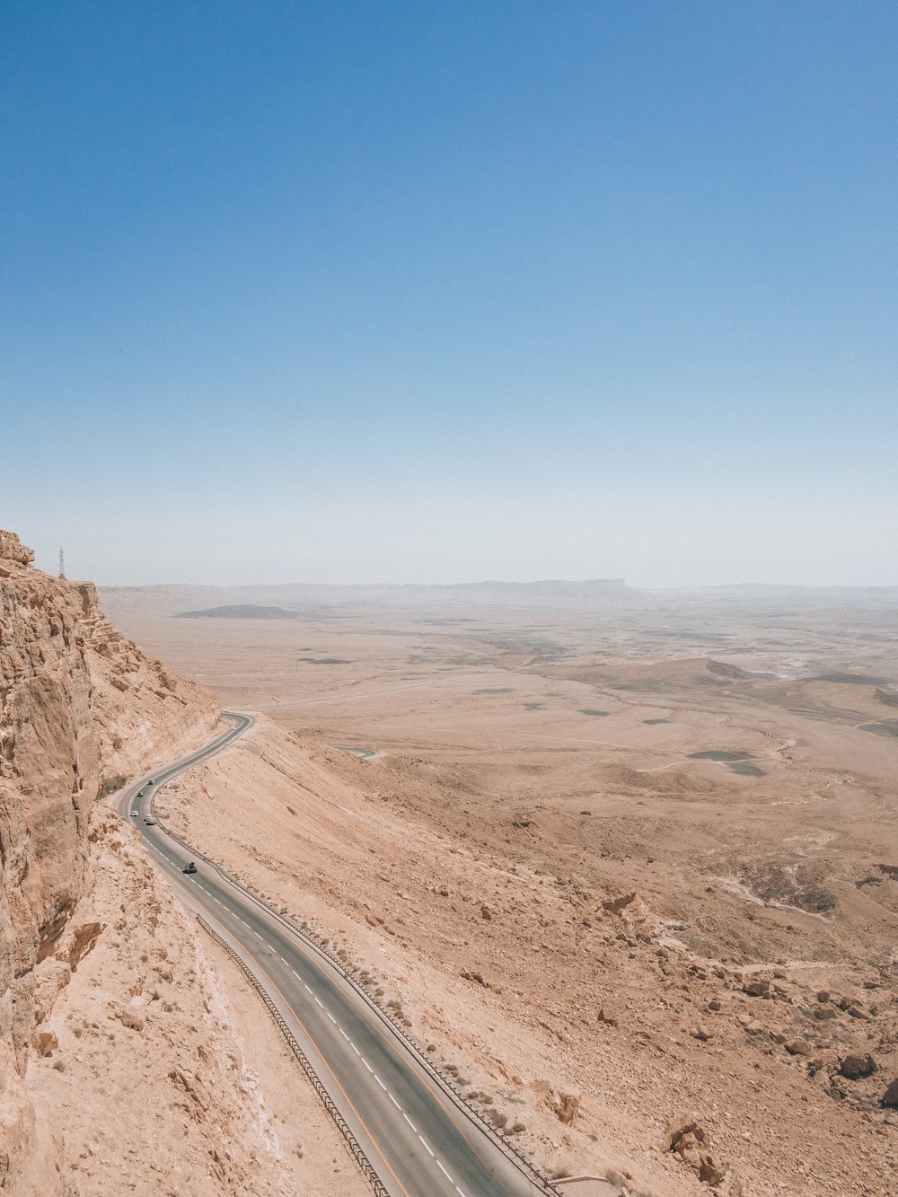 uma estrada no deserto