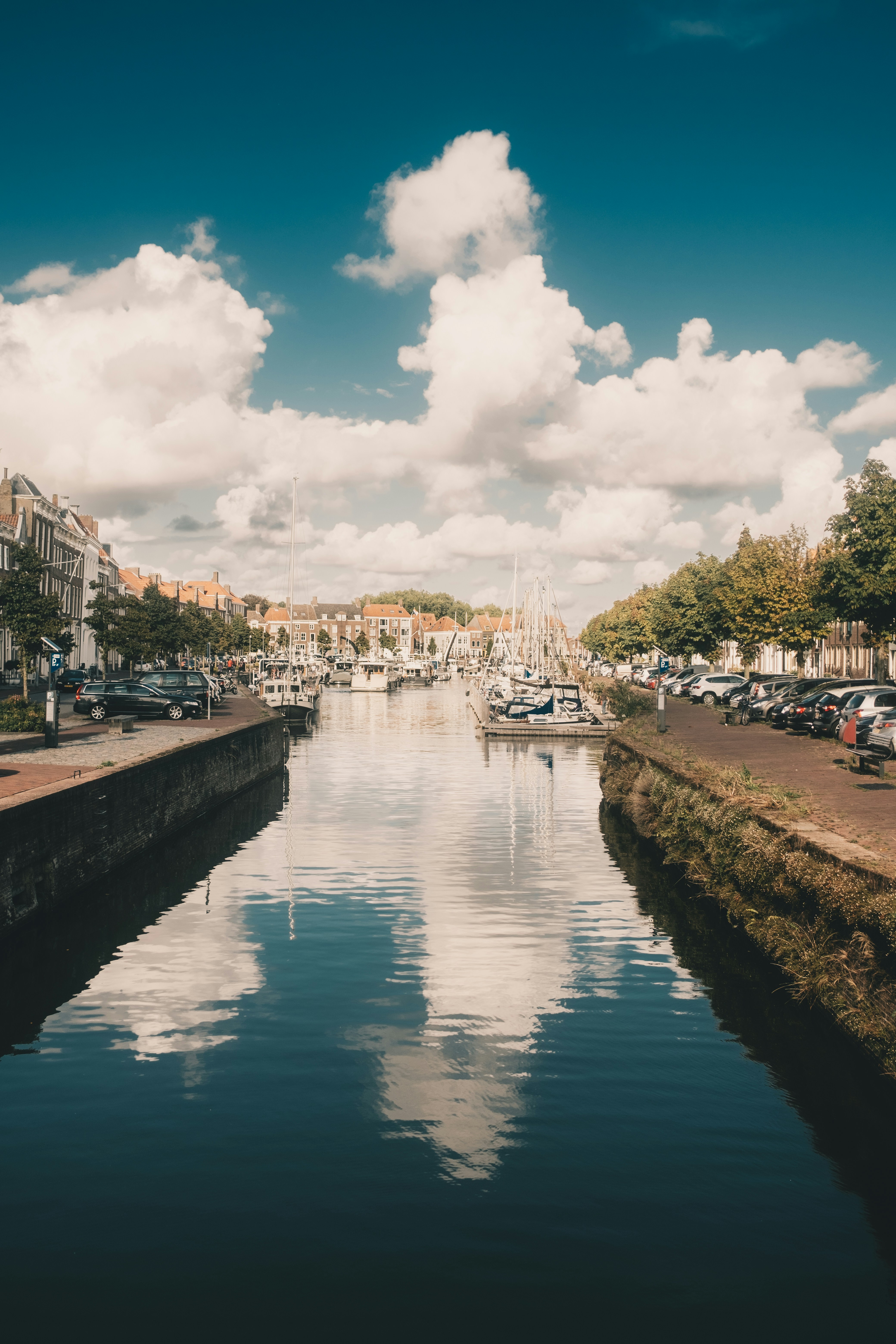 Photo by lorenzohamers