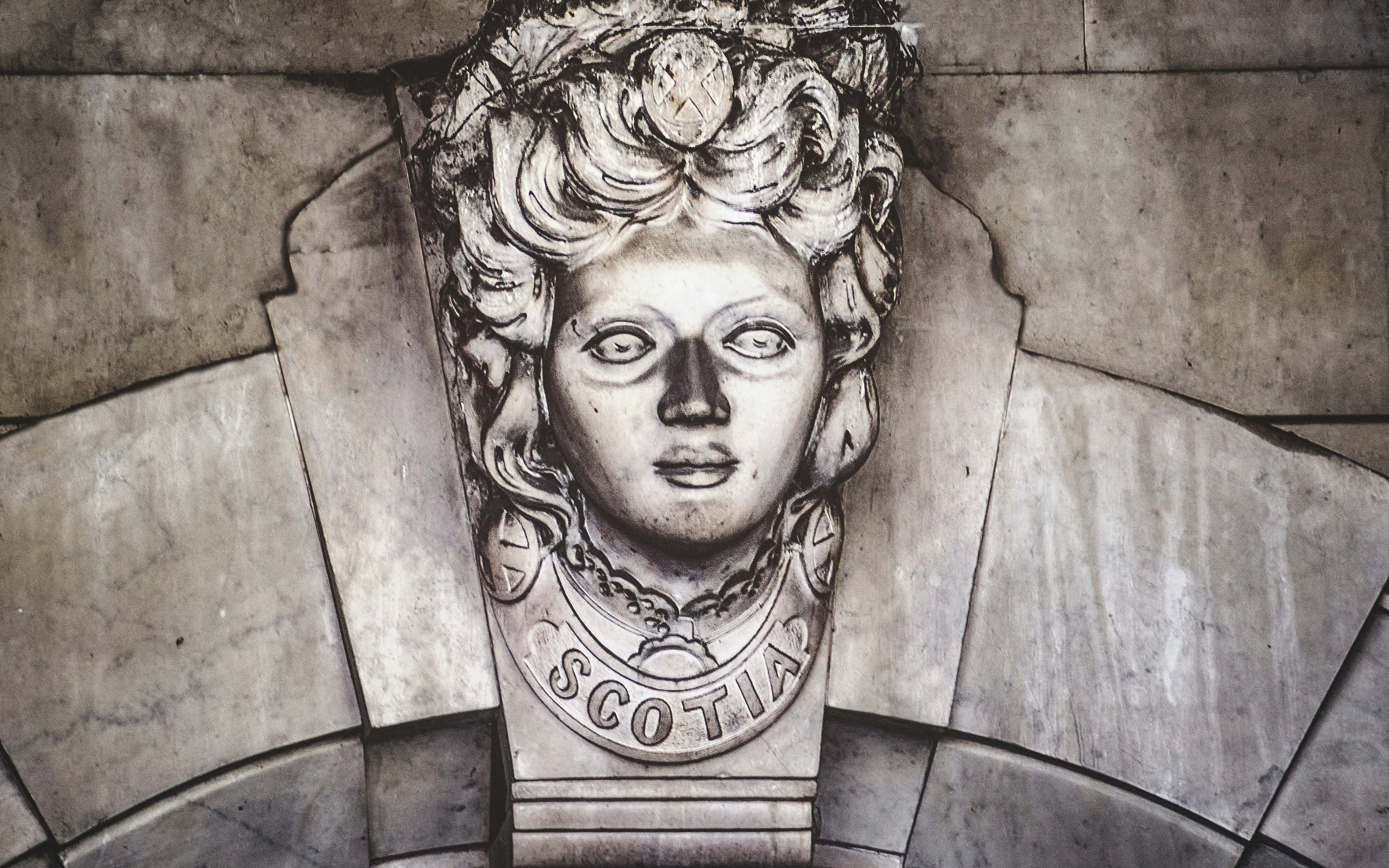 a statue of a person