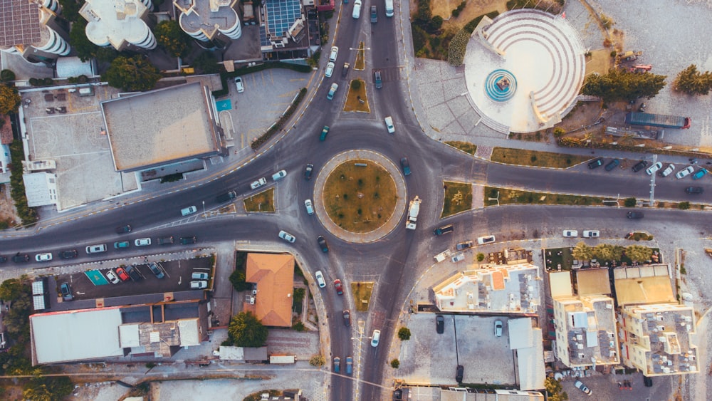 a city with a ferris wheel