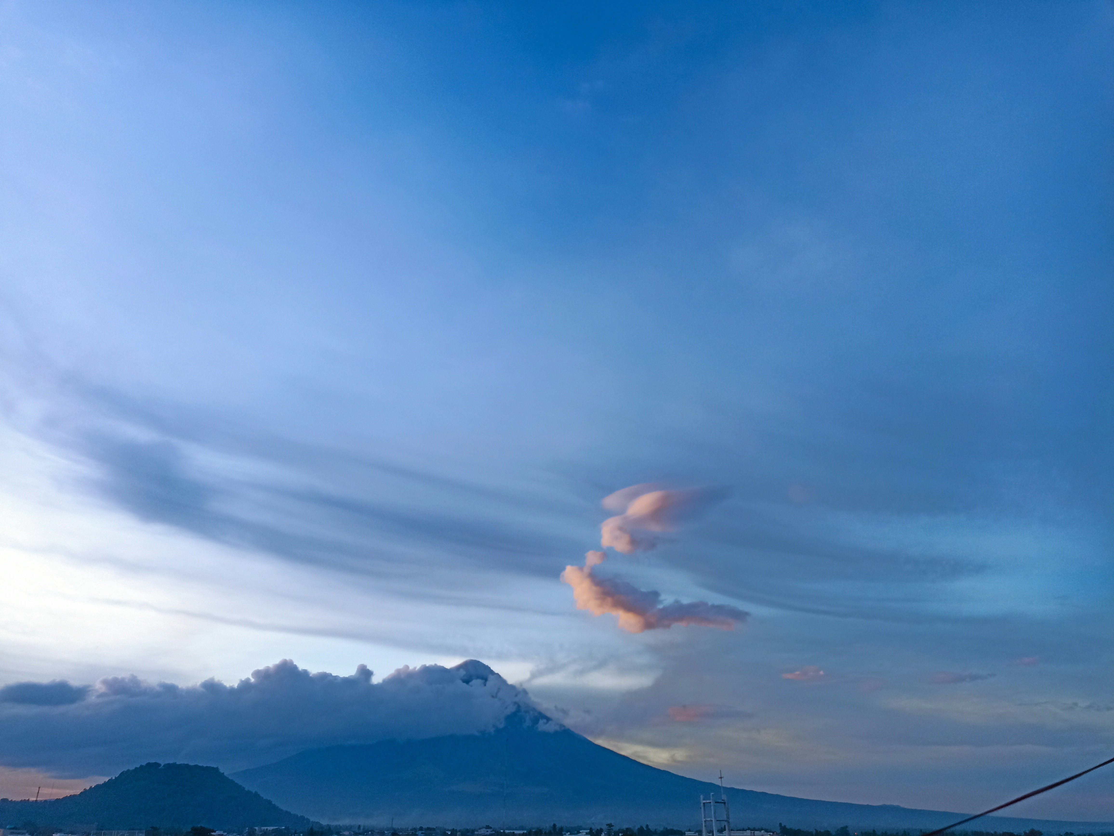 산에서 연기가 나는 꿈과 그 의미 여러 가지 해석