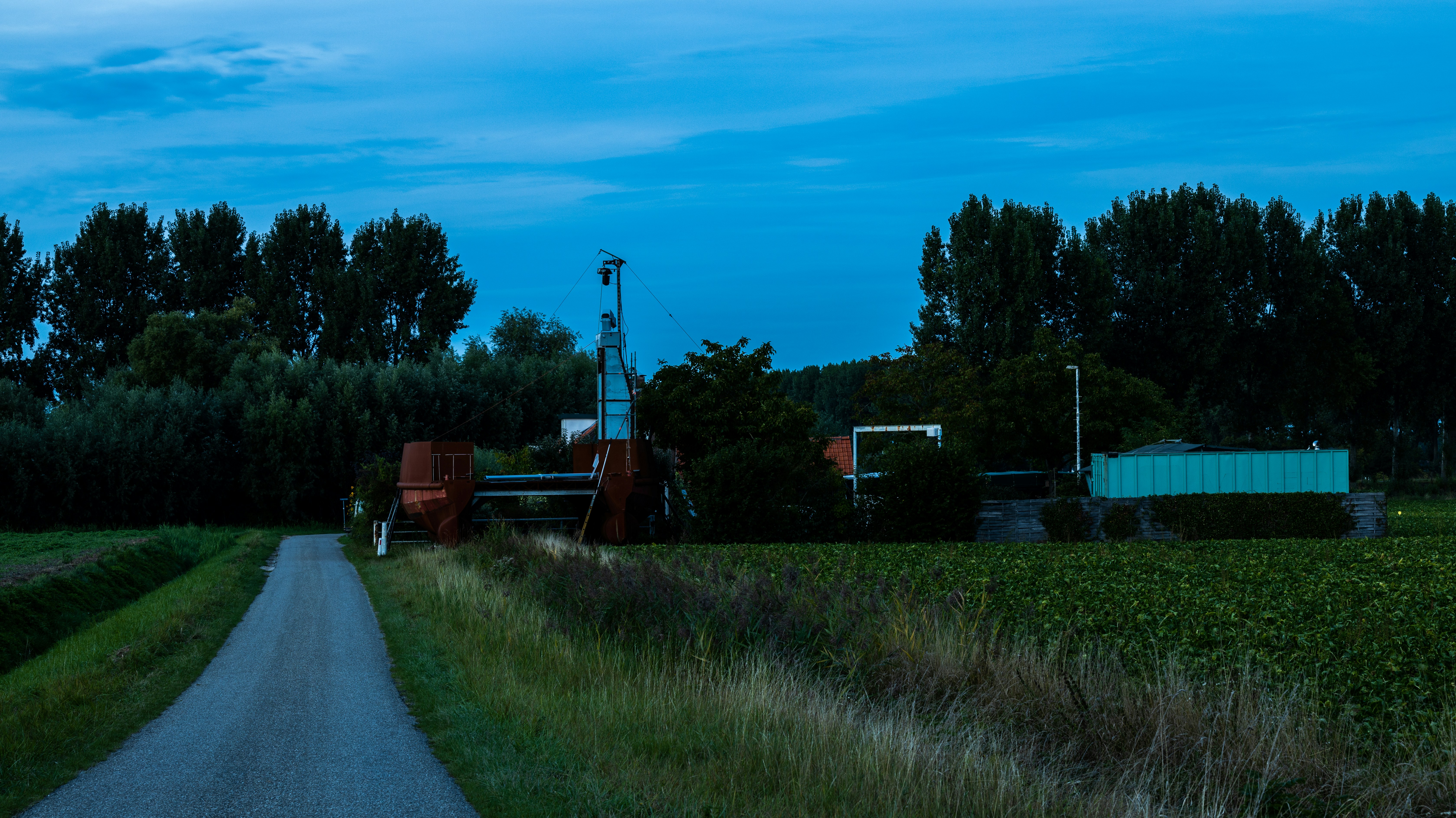 Water well drilling rig operation