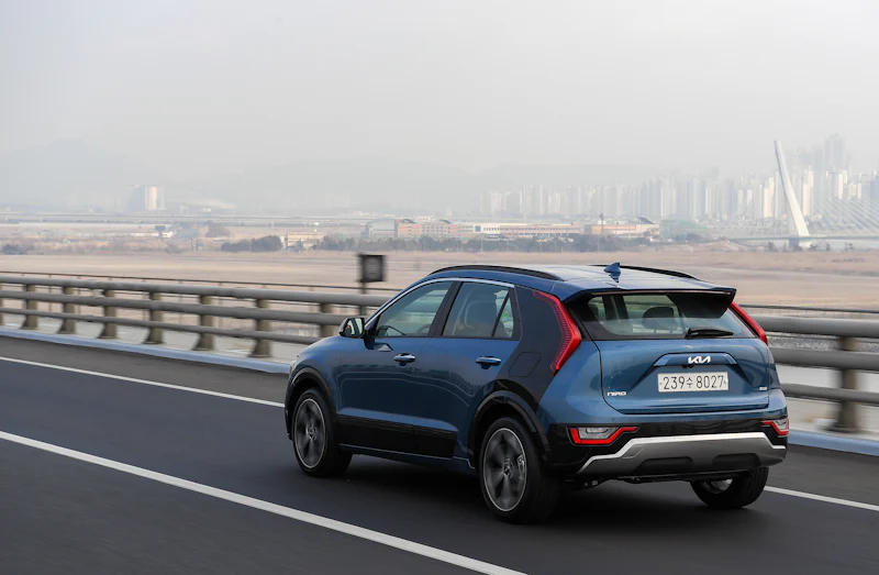 Kia Niro Hybrid 2026 SUV crossover híbrido no enchufable eficiente con amplio espacio interior