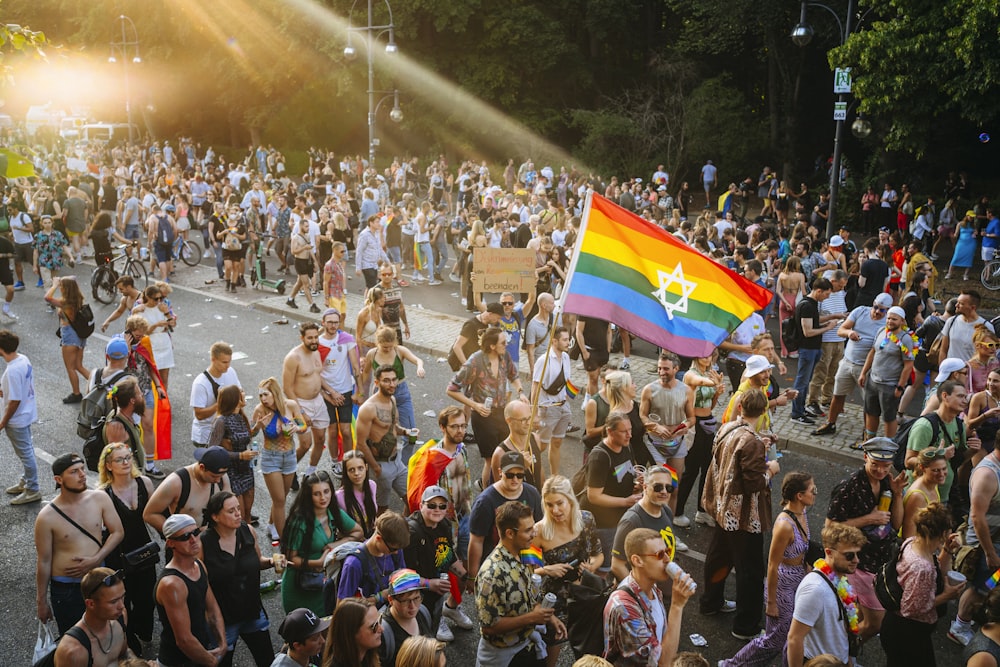 a large crowd of people