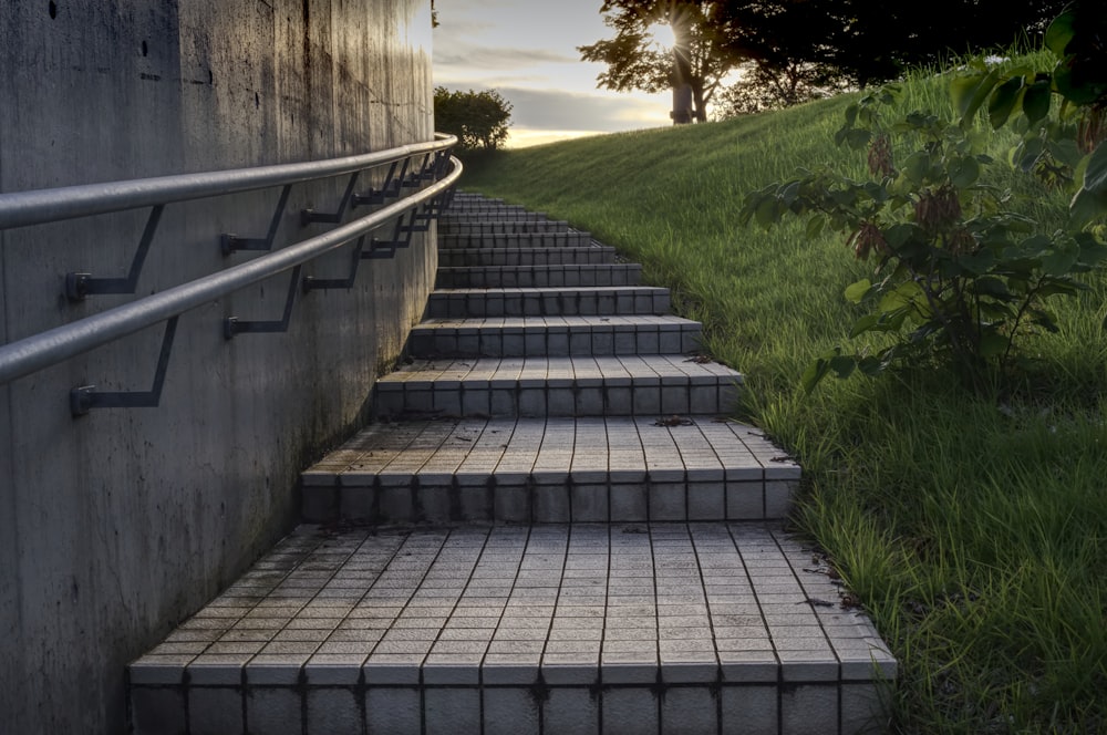 a wooden walkway between two buildings