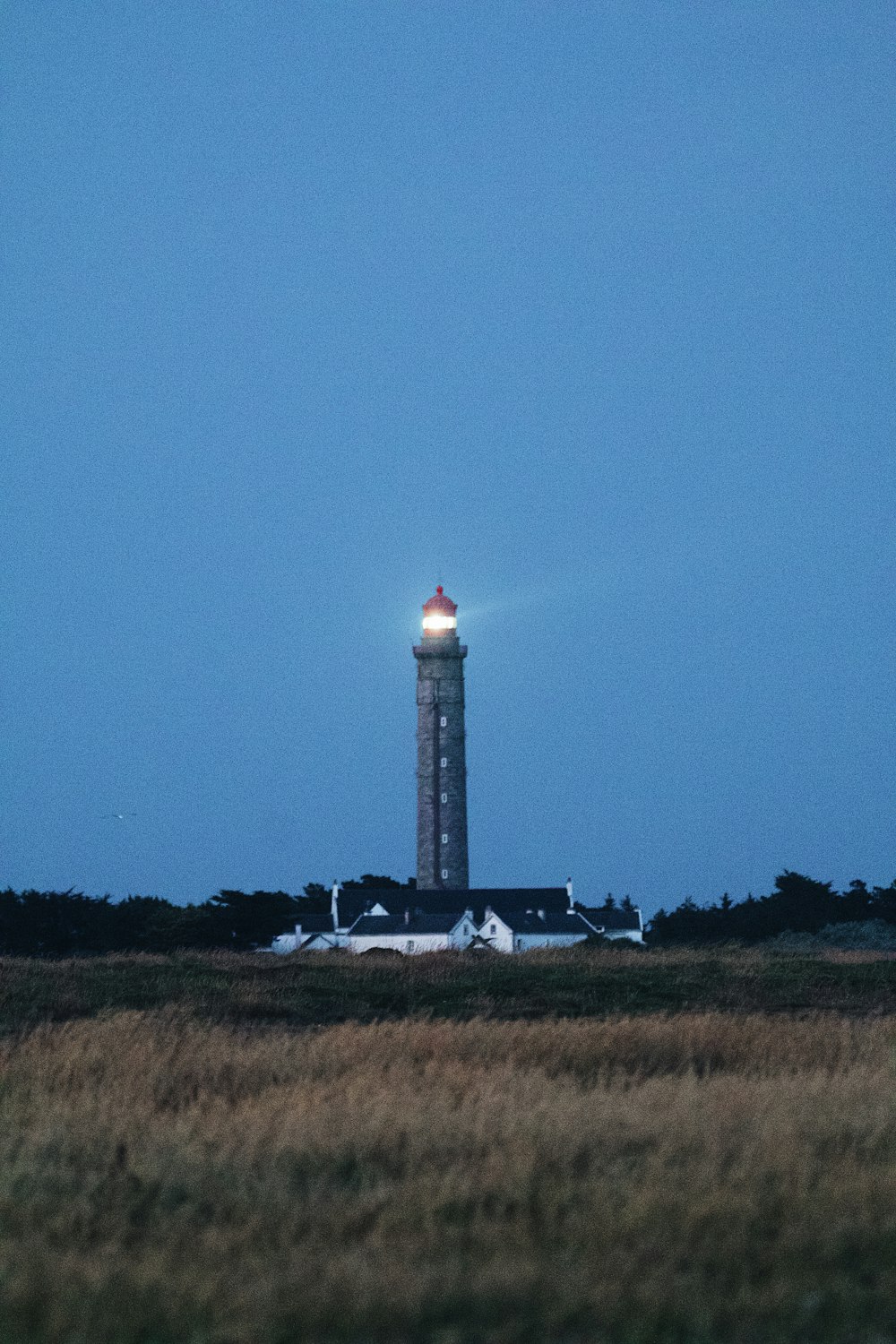 野原の灯台