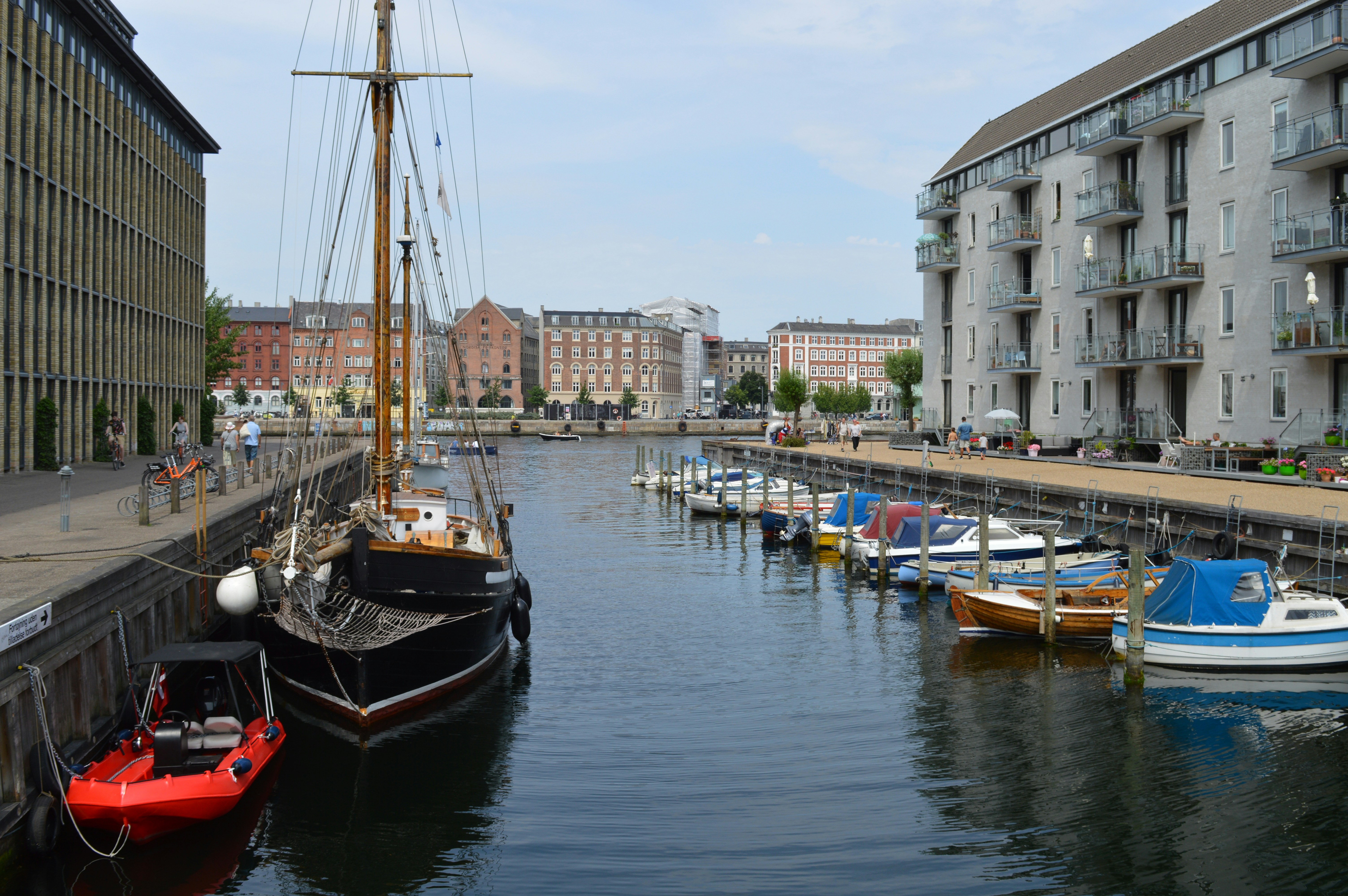 Photo by joshimilestoner