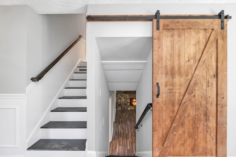 a staircase leading to a door