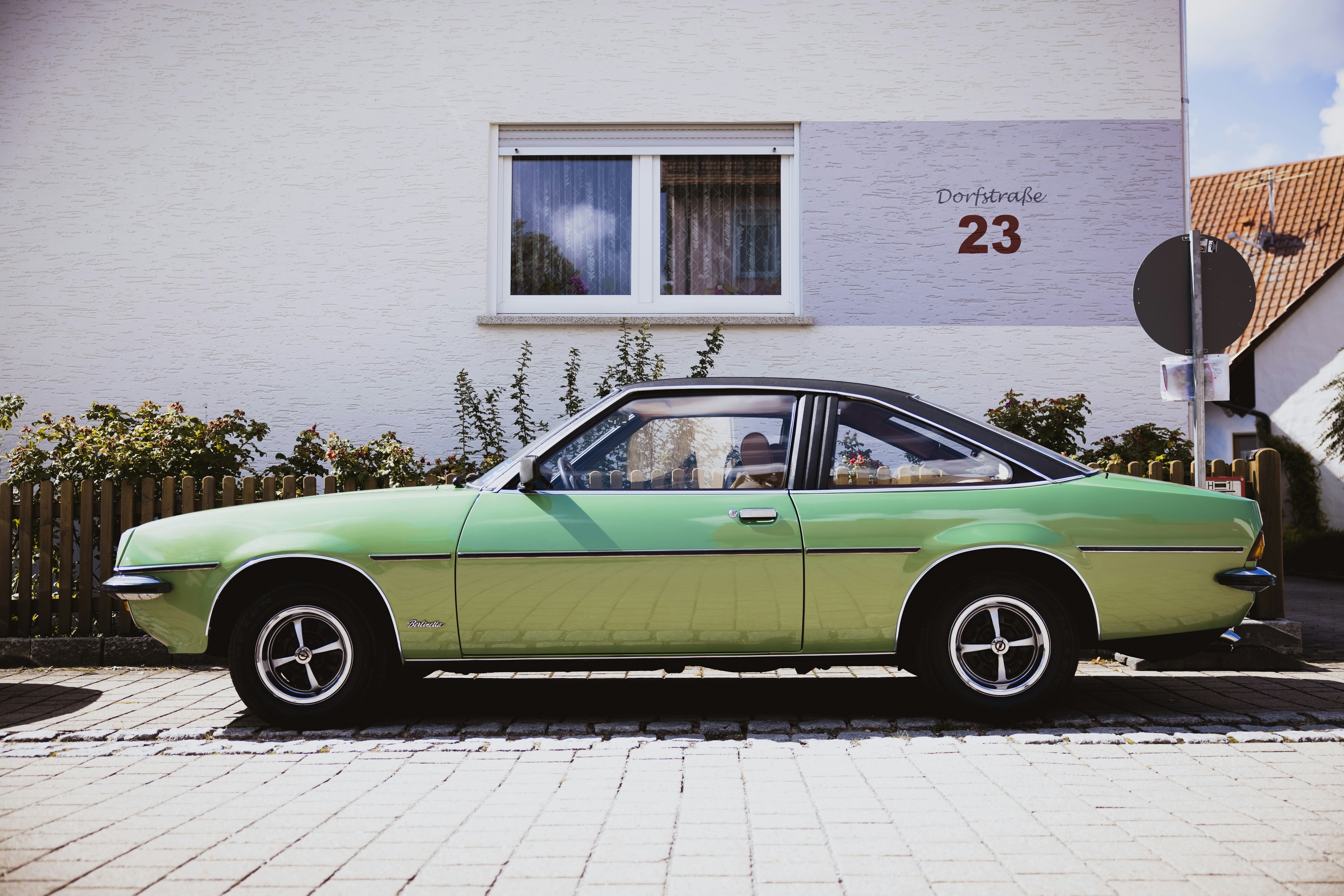 Opel Manta - German Classic Car & Vintage Oldtimer