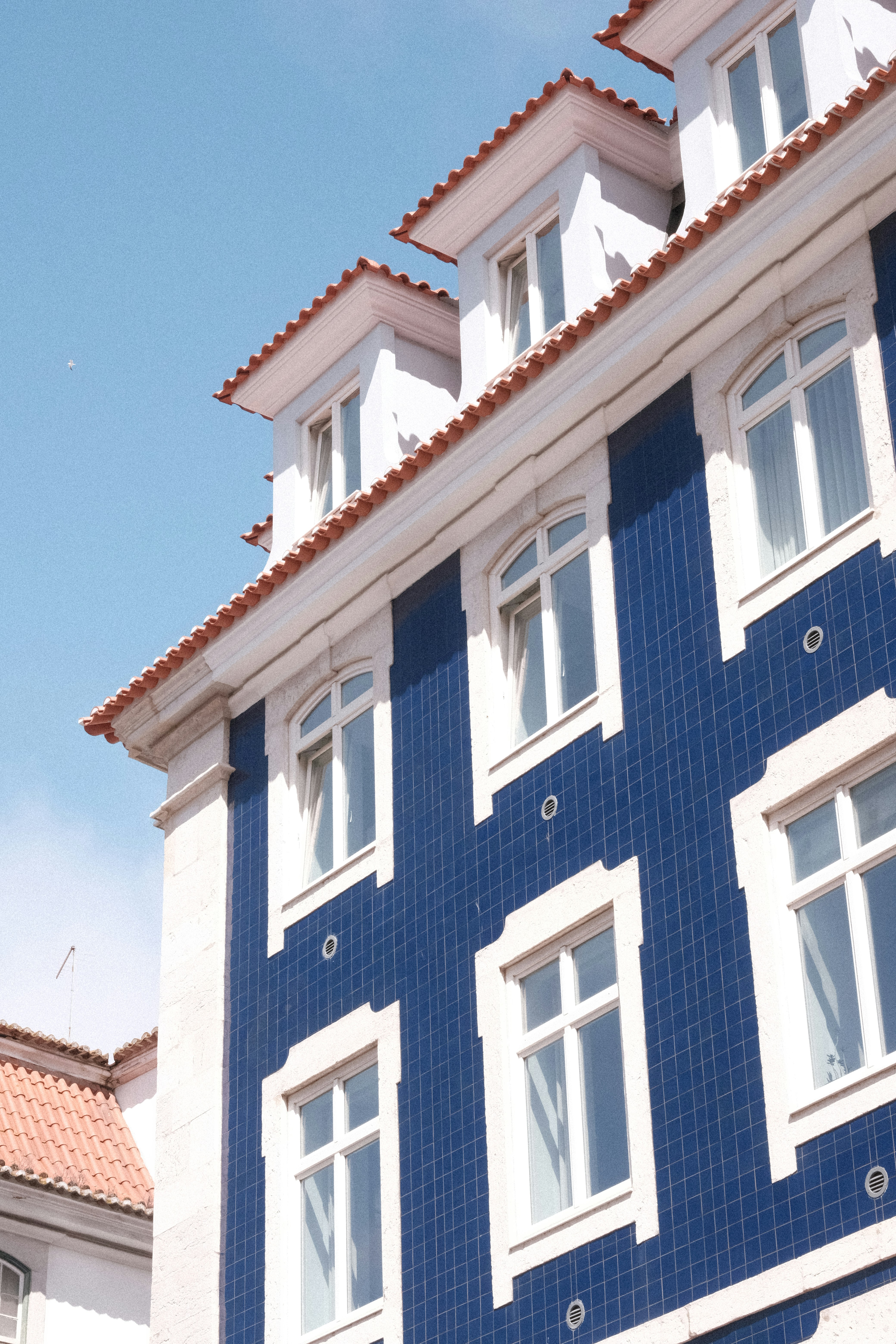a blue and white building