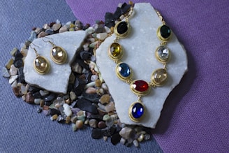 a necklace with many stones
