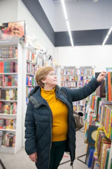 User interacting with the search feature on the bookstore website