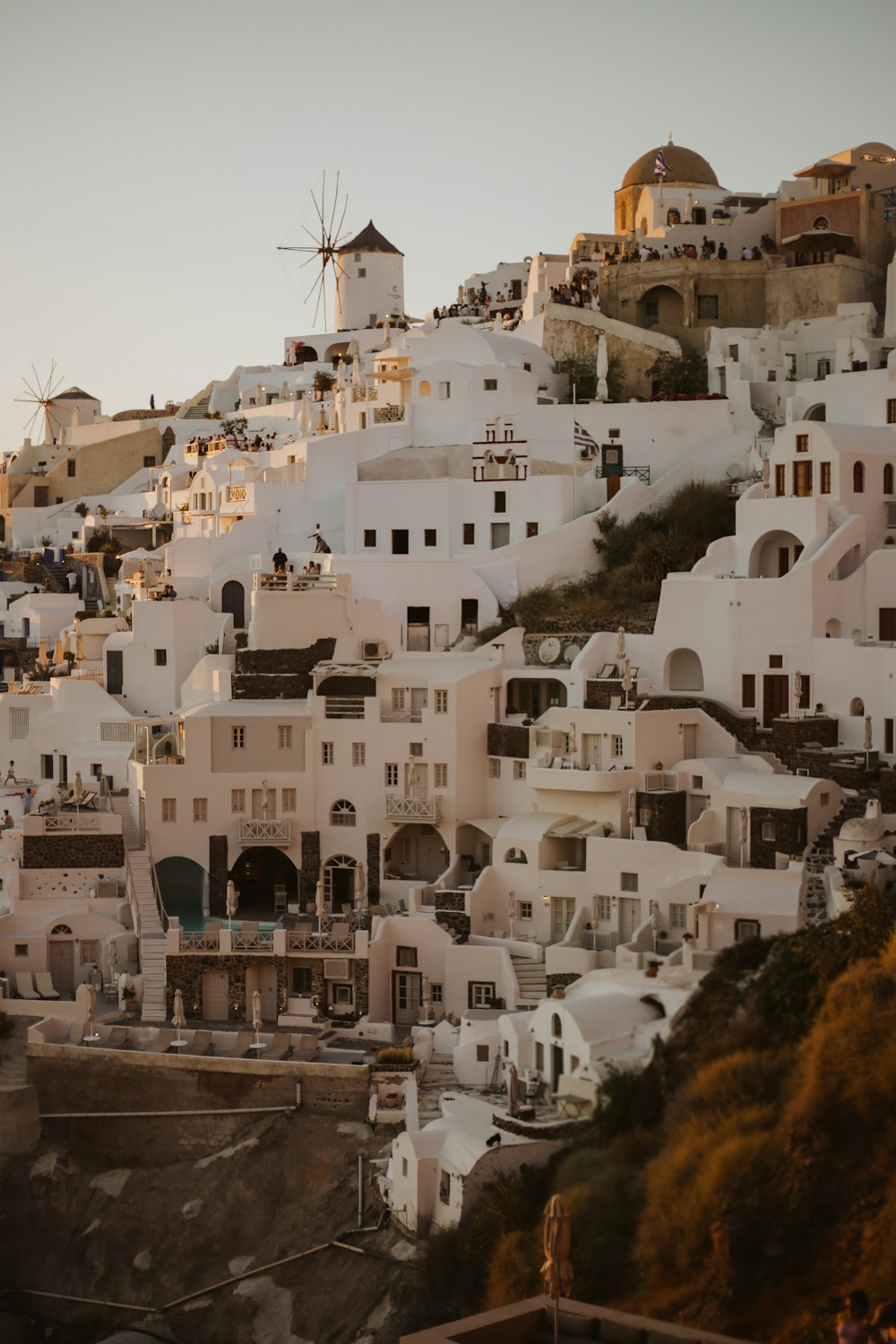 a large group of buildings