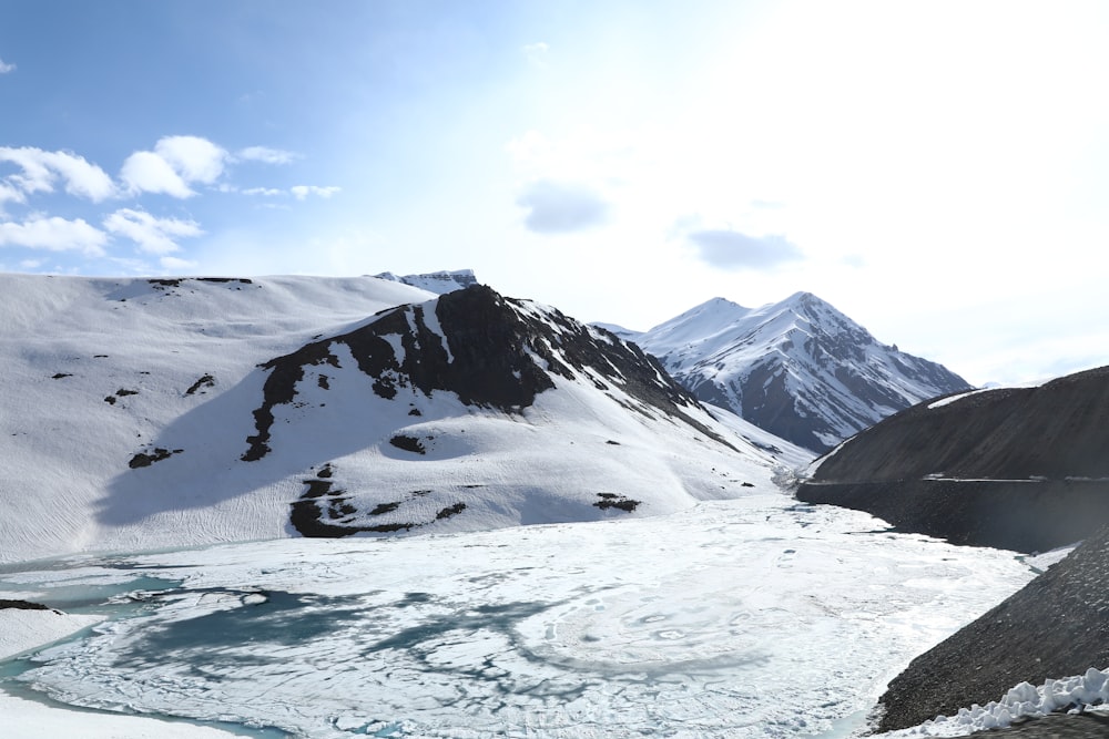 a snowy mountain range