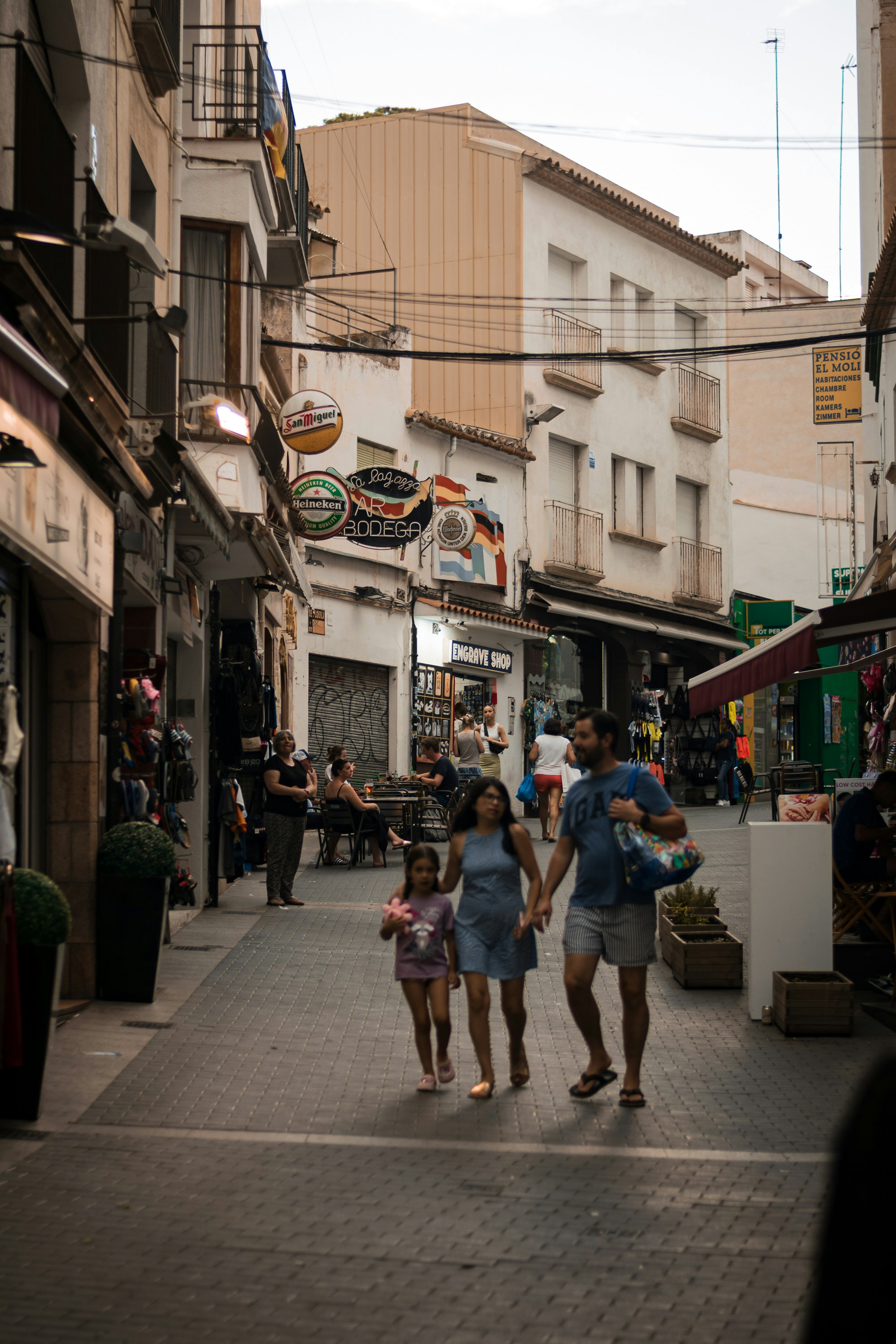 Gros Neighborhood — Modern Shopping and Local Boutiques