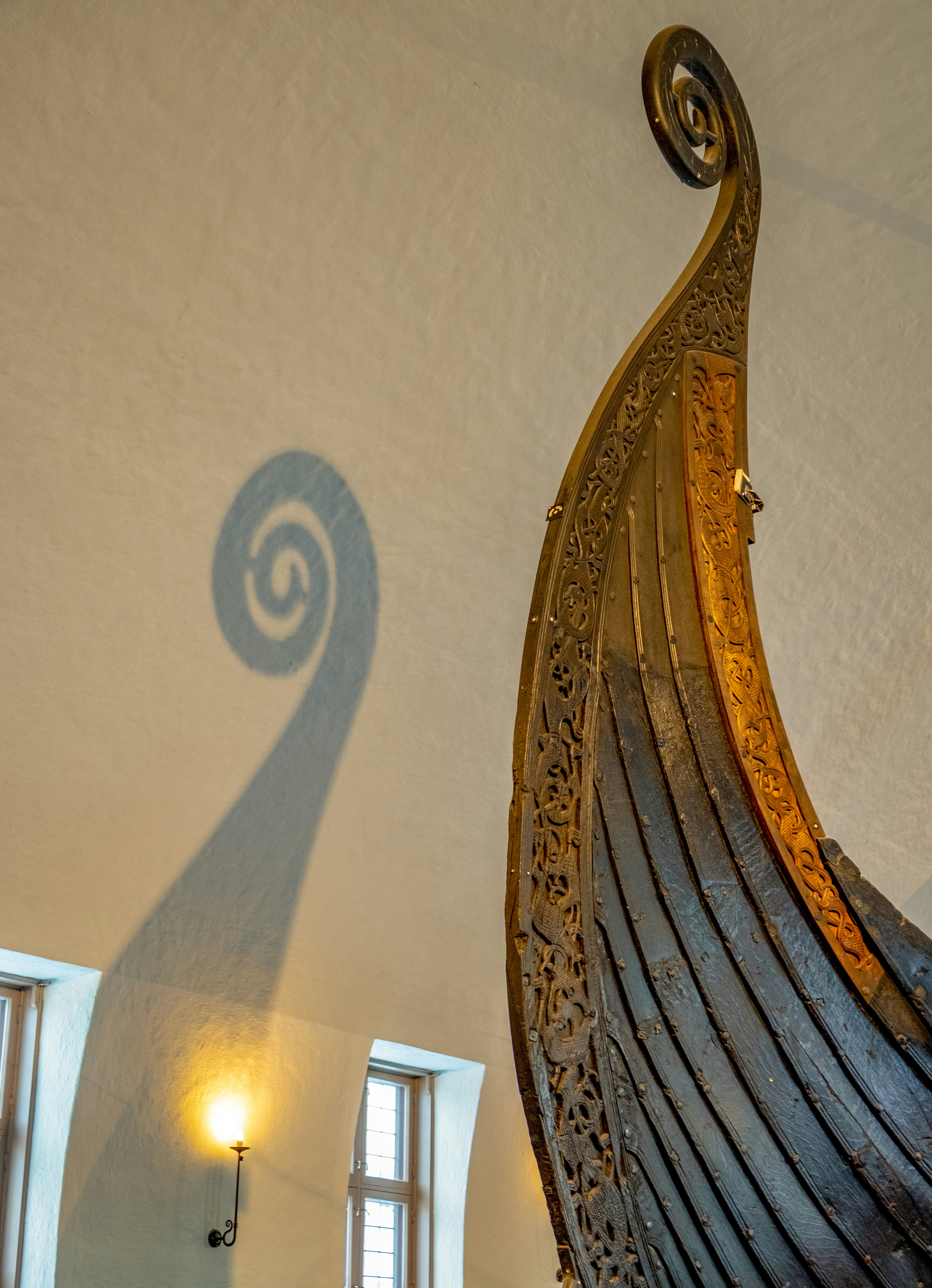 Oliruim Denker-Statue 30cm - Gold-Schwarz Skulptur Für Moderne Wohnraumdekoration