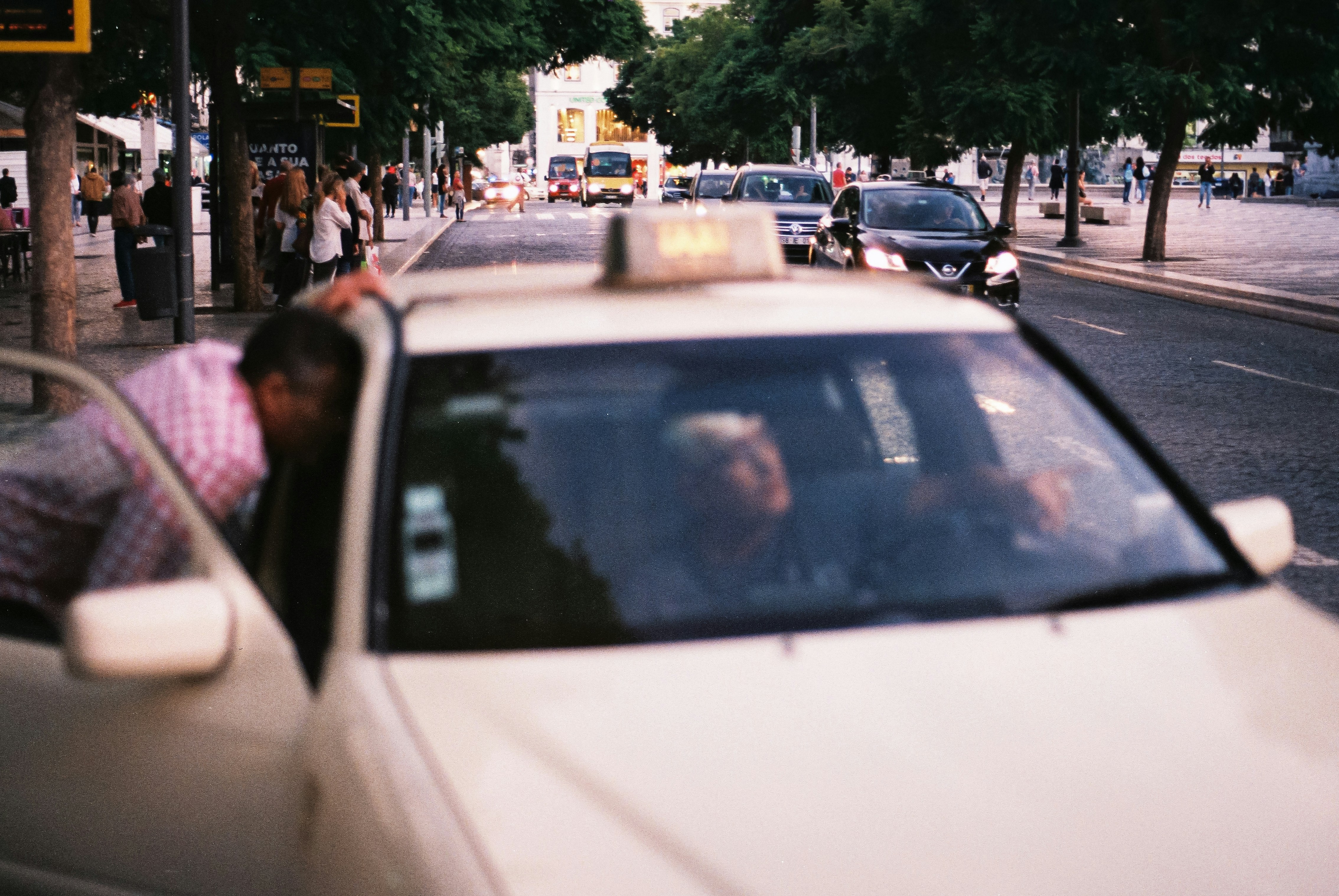 タクシー運転手　稼げる　シフトのイメージ