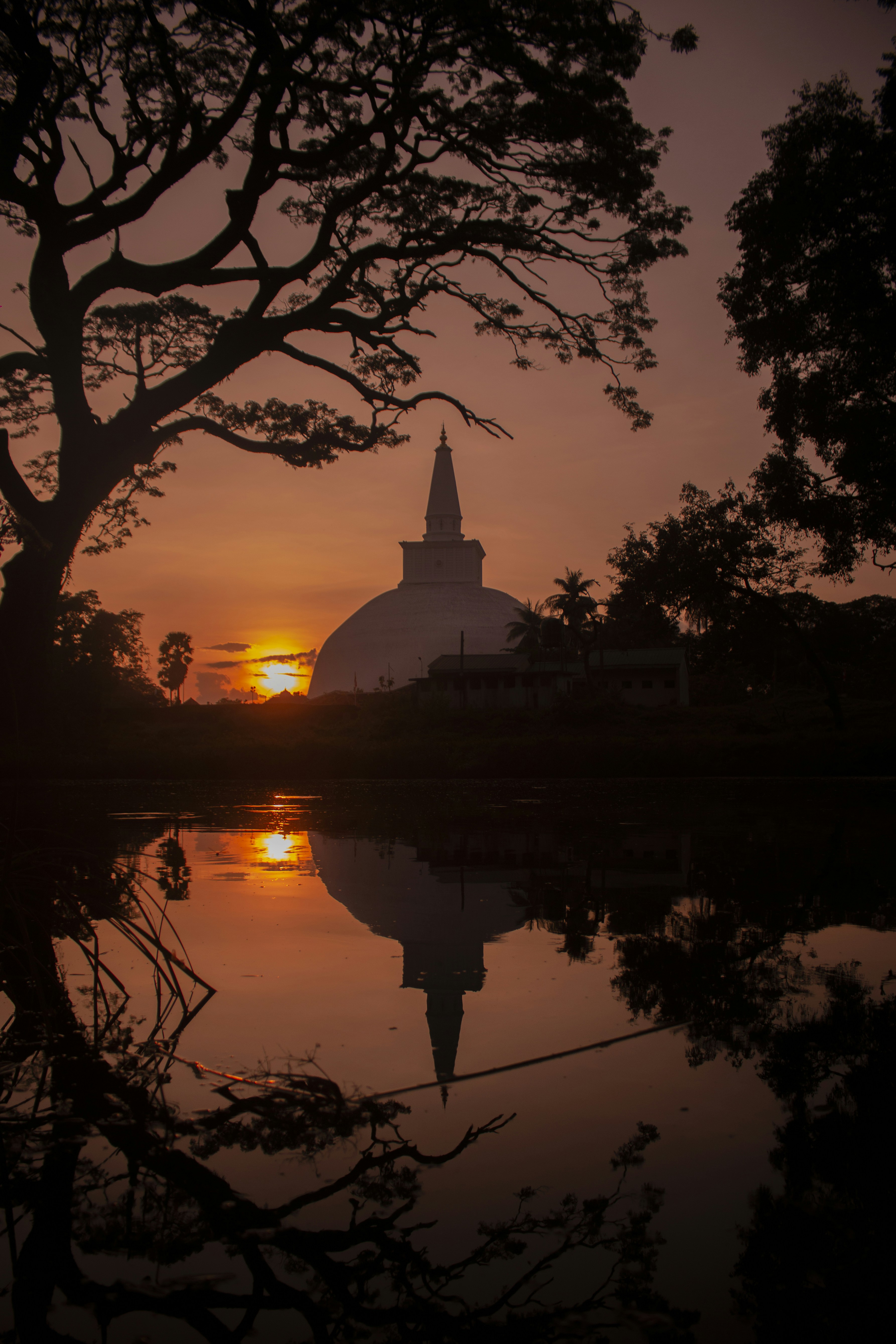 Ruwanweli Maha Seya , Anuradhapura , Sri lanka - Photo by Chathura Anuradha Subasinghe