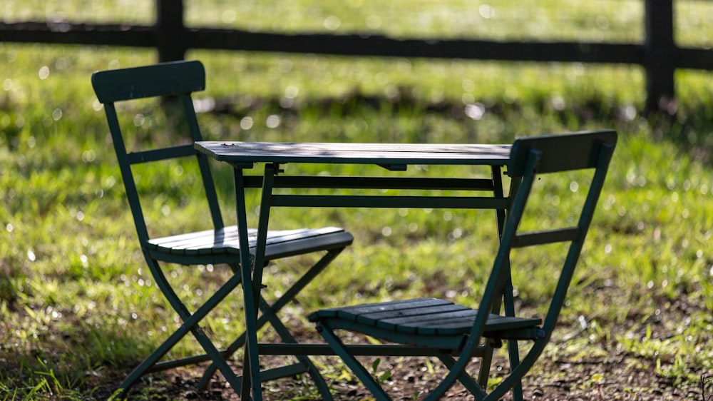 un banc est inoccupé