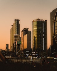 a city skyline at night