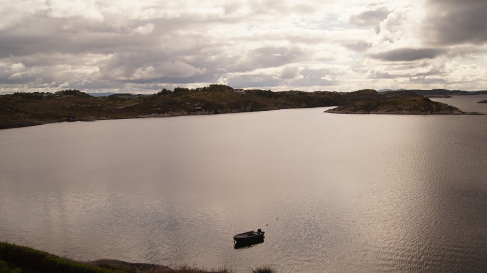 Ein Boot auf einem See