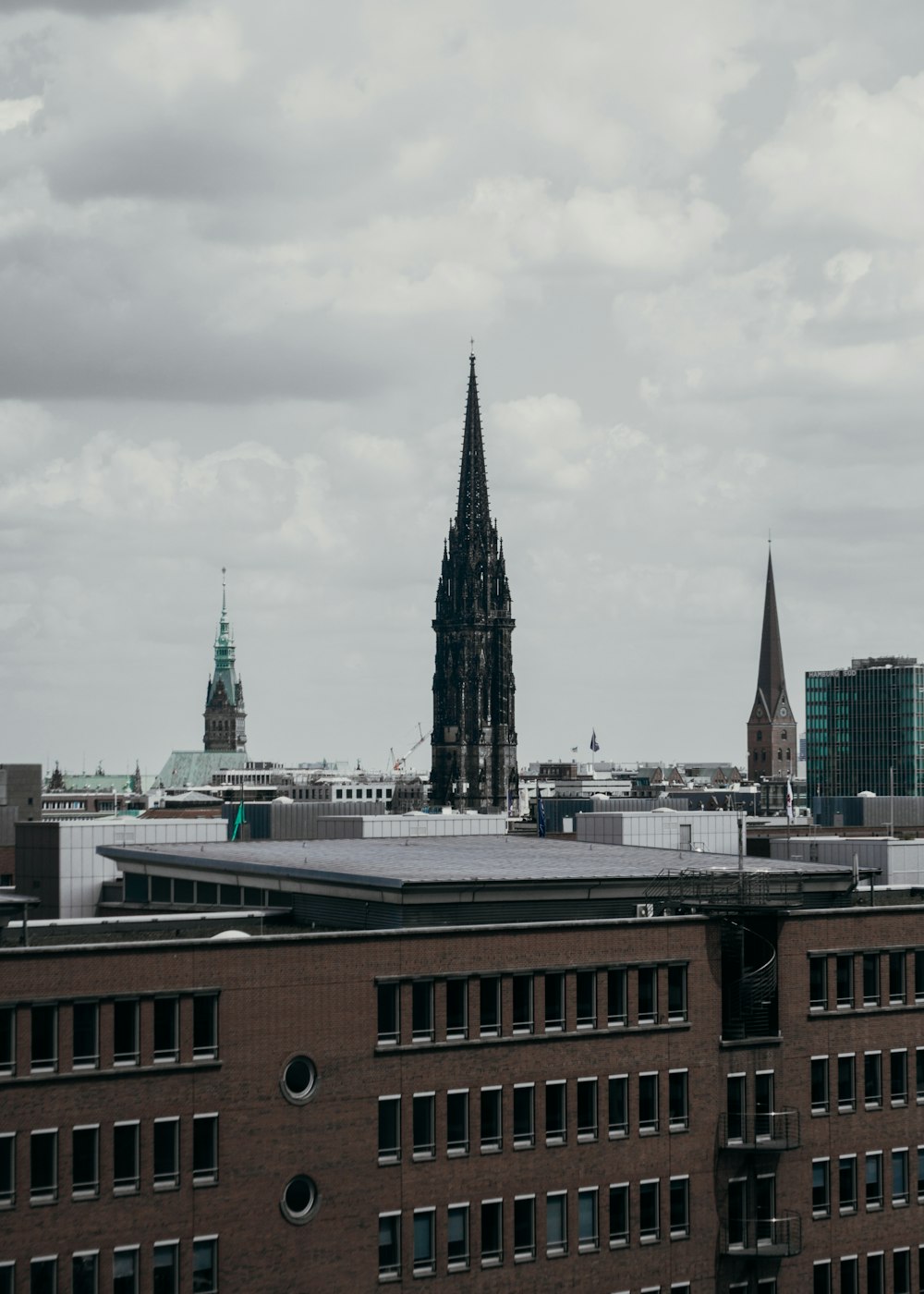 a building with a cloudy sky