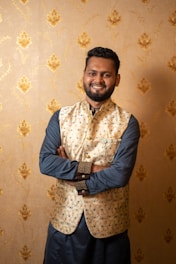 Illustration of Mr Forsat smiling warmly with a welcoming gesture.