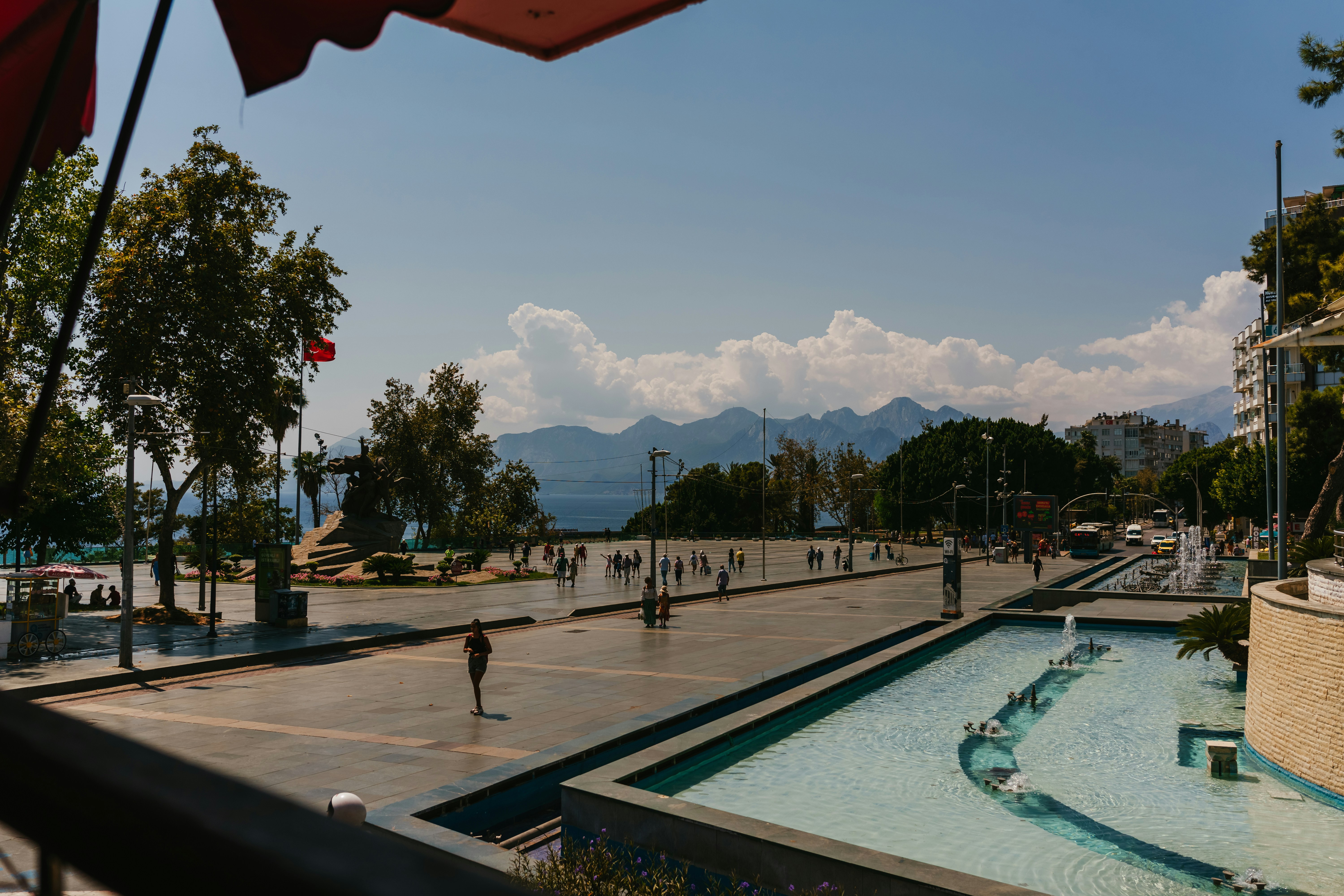 Photo by igorharrier