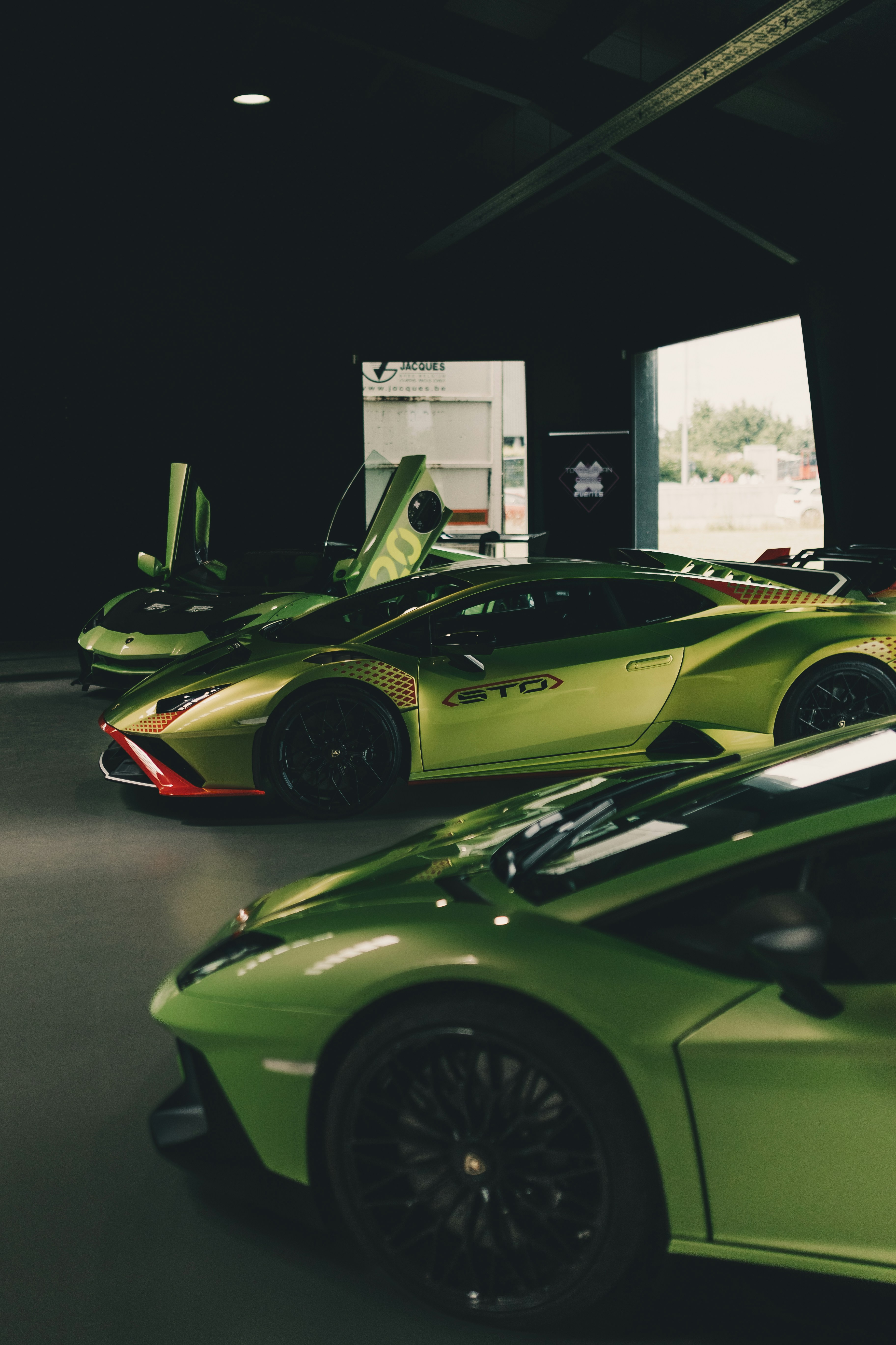 Photo by lorenzohamers