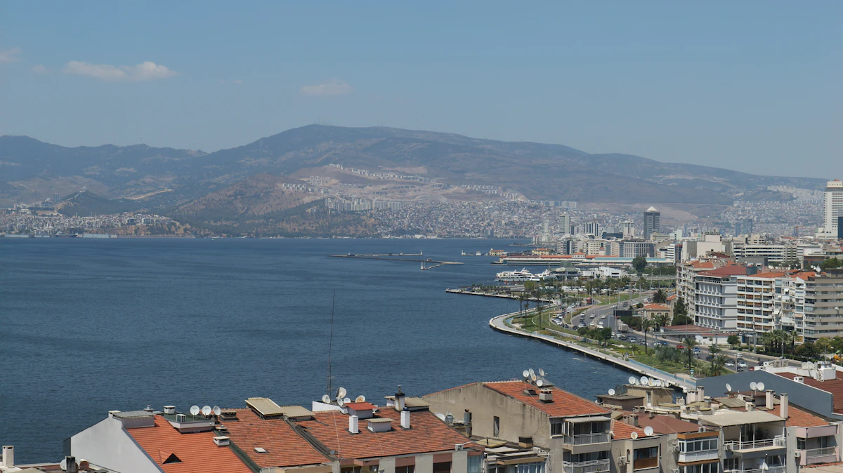 İzmir şehir görünümü