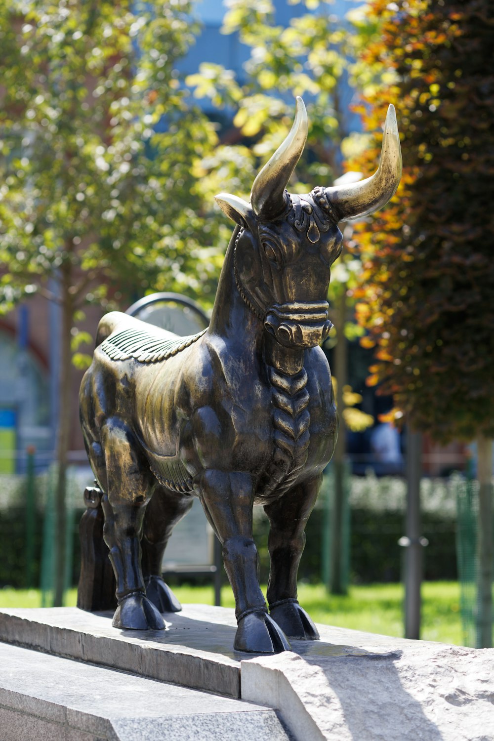 a statue of a bull