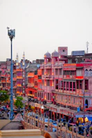 Colorful markets bustling with life in Jaipur's old city