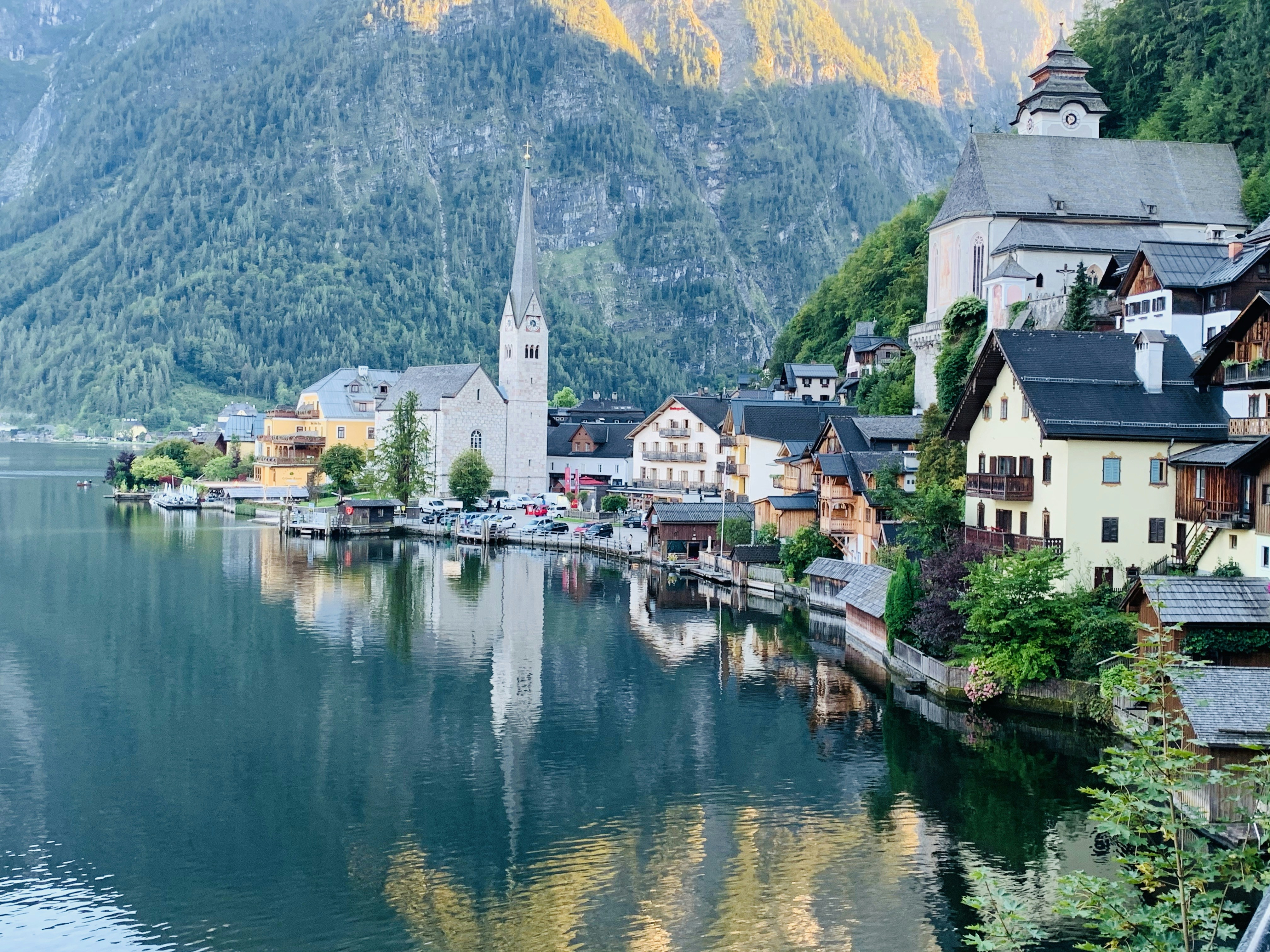 Stay online in the Austria with a prepaid eSIM from eSIMlii. Instant activation, no roaming charges, and reliable coverage.