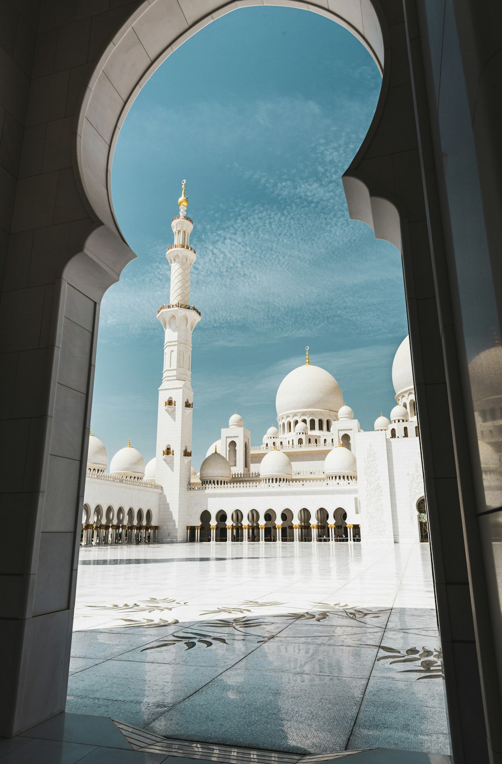 a white building with Sheikh Zayed Mosque