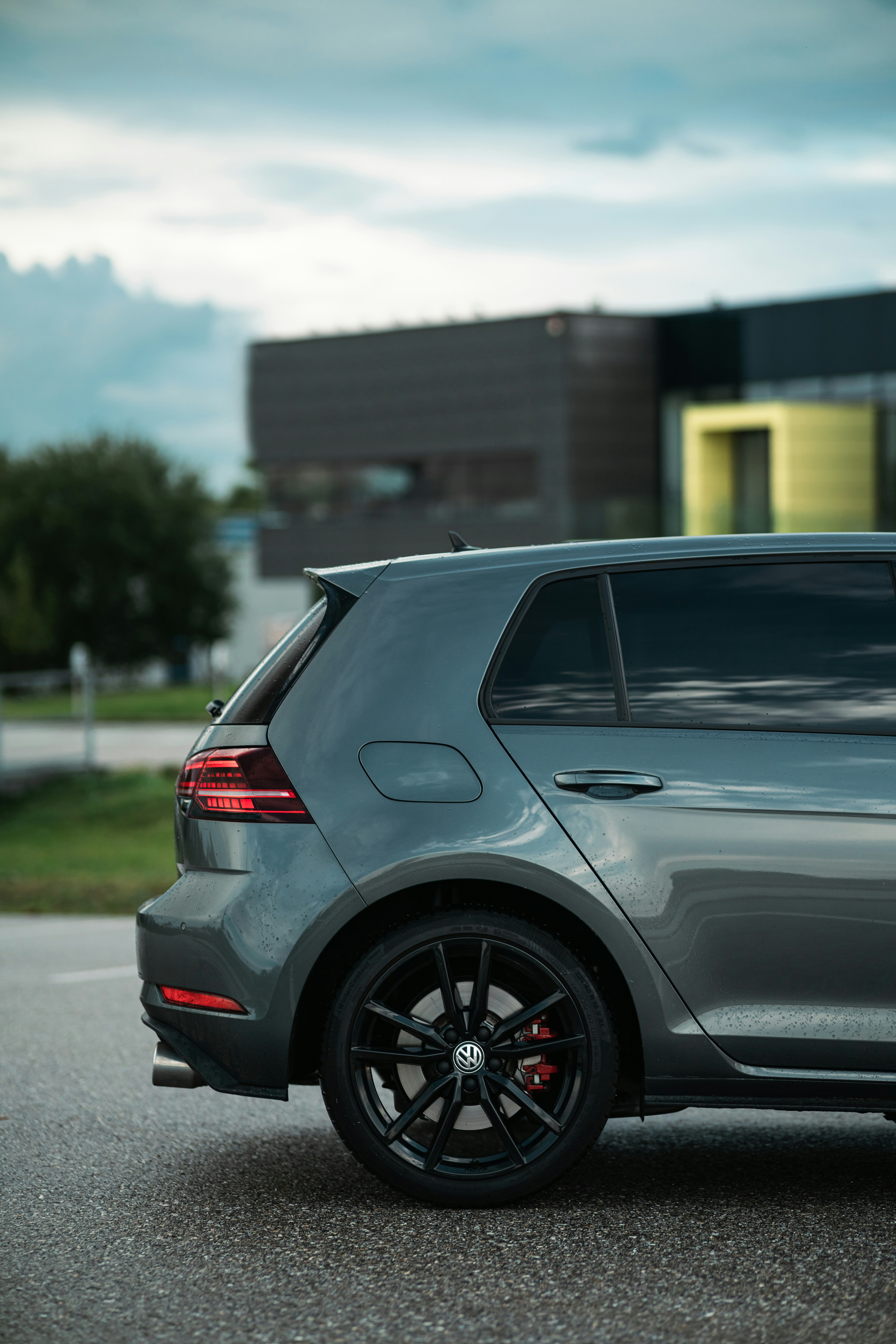 a car parked in front of a building