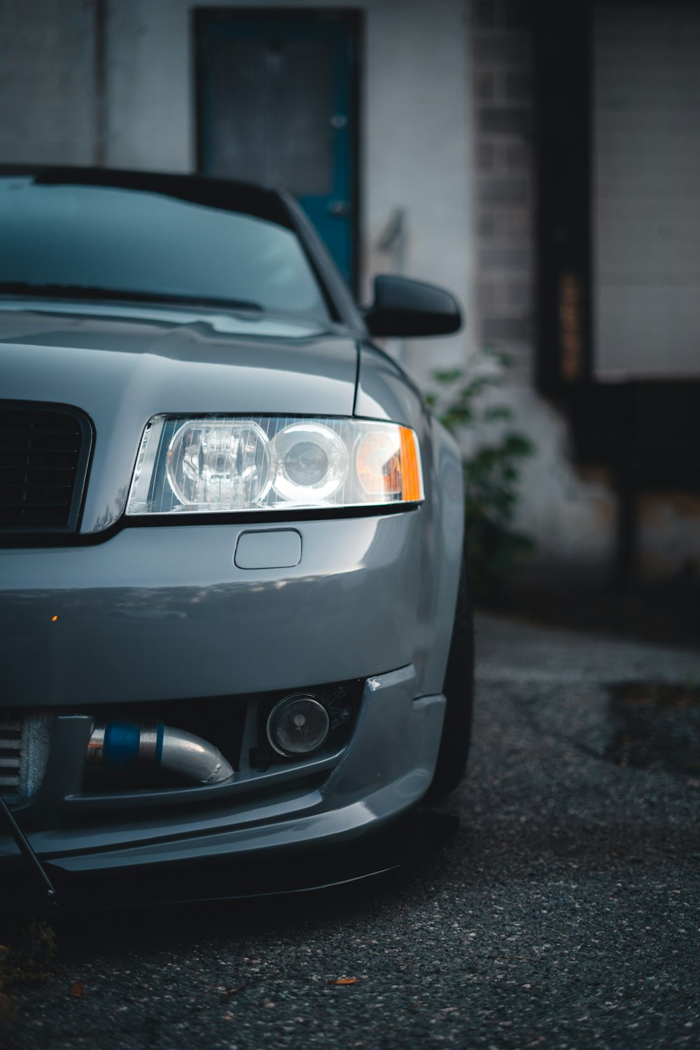 a car parked in front of a building