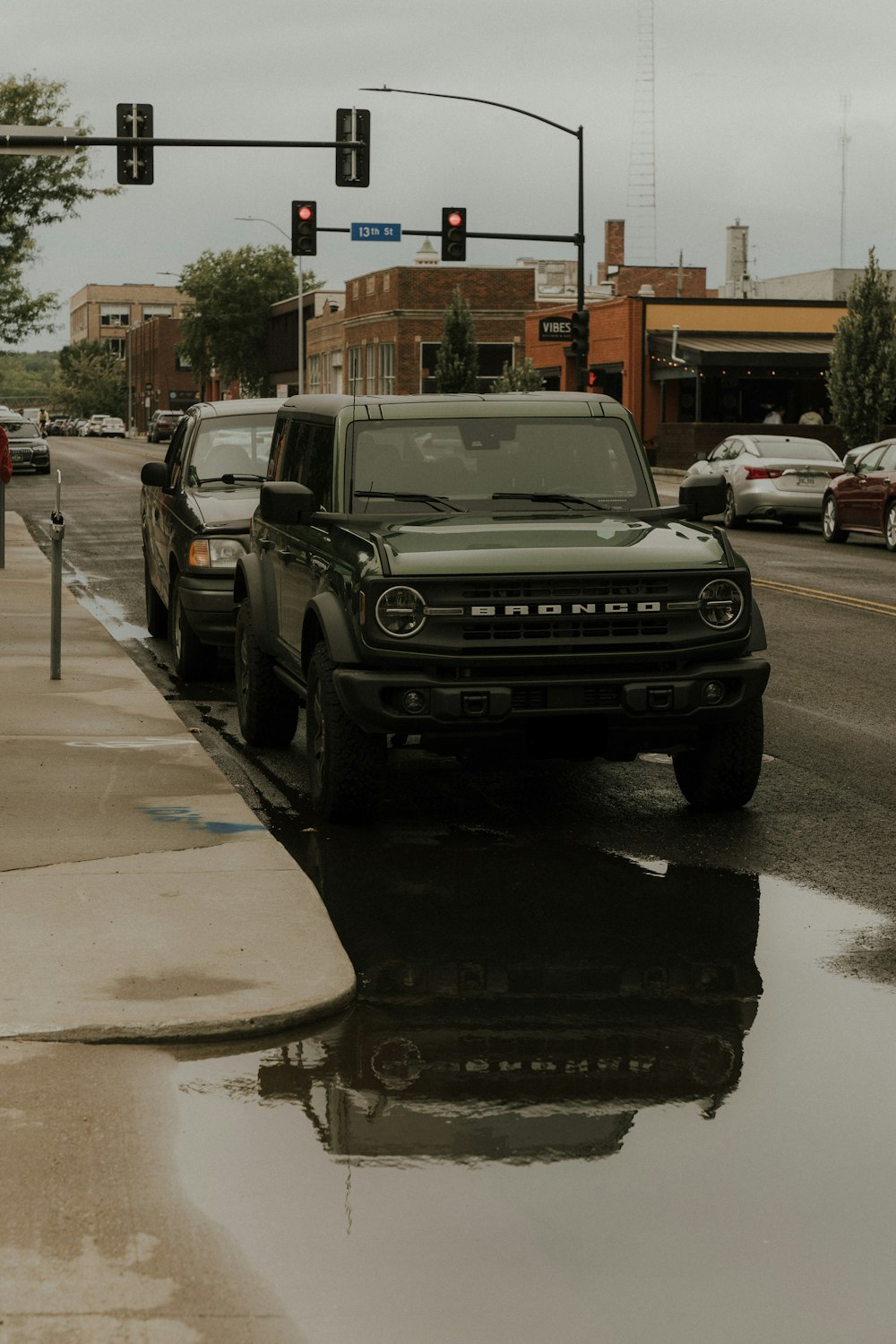 a car is stopped at a red light