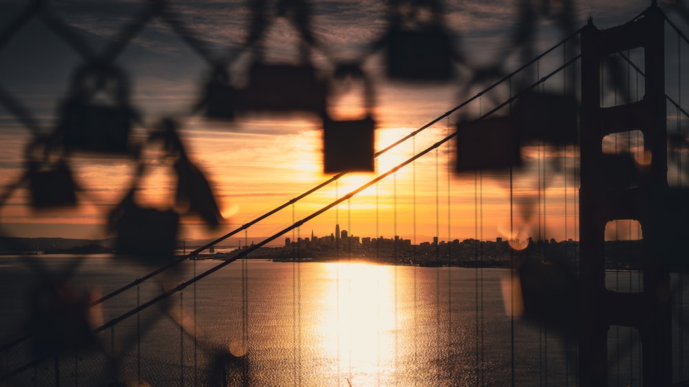 a silhouette of a building