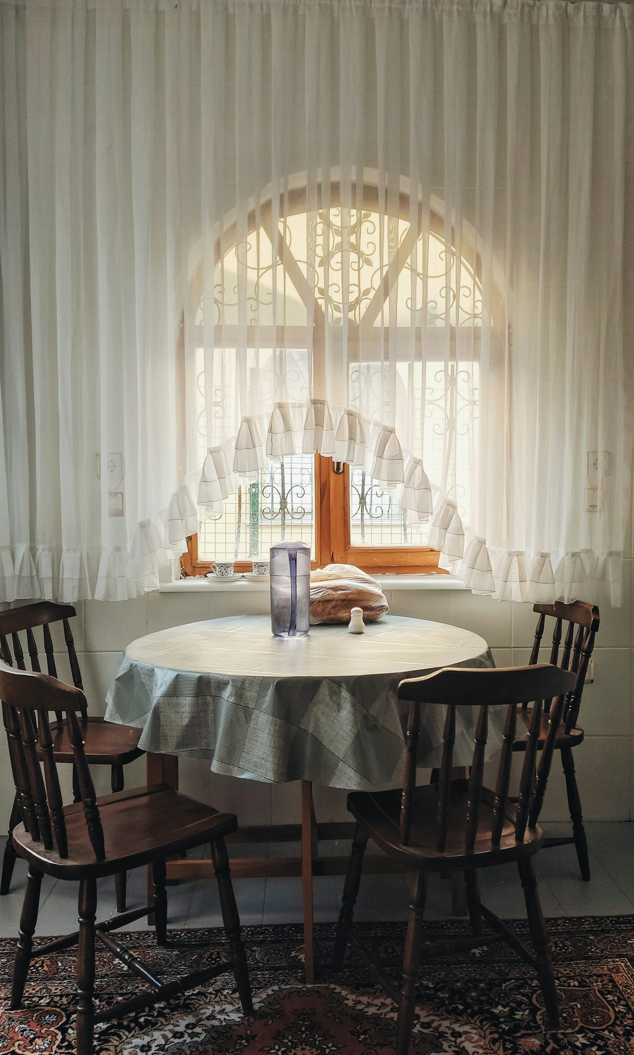 kitchen window light, wallpaper, Kitchen Blinds: Design Ideas & Buying Guide 3