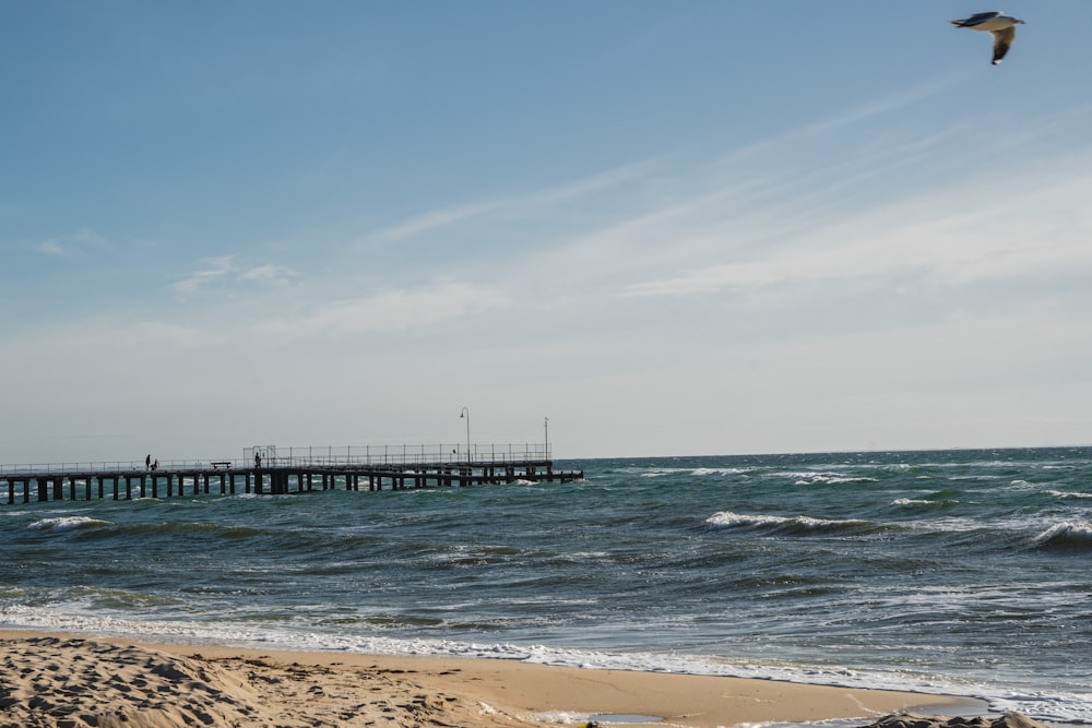 Ein Pier im Ozean