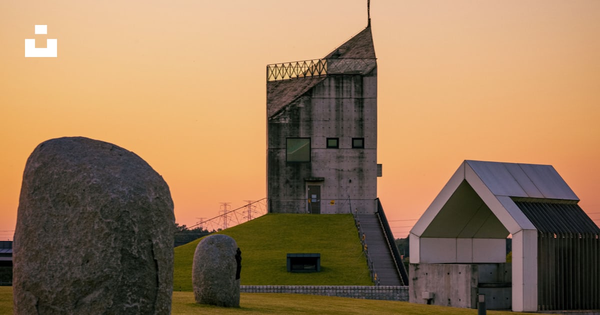 A building with a cross on top photo – Free Sinri shrine Image on Unsplash