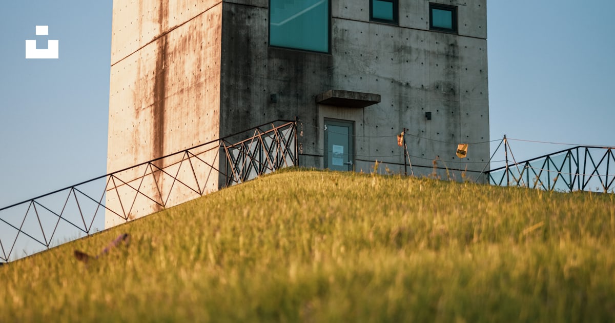 A building with a cross on top photo – Free Sinri shrine Image on Unsplash
