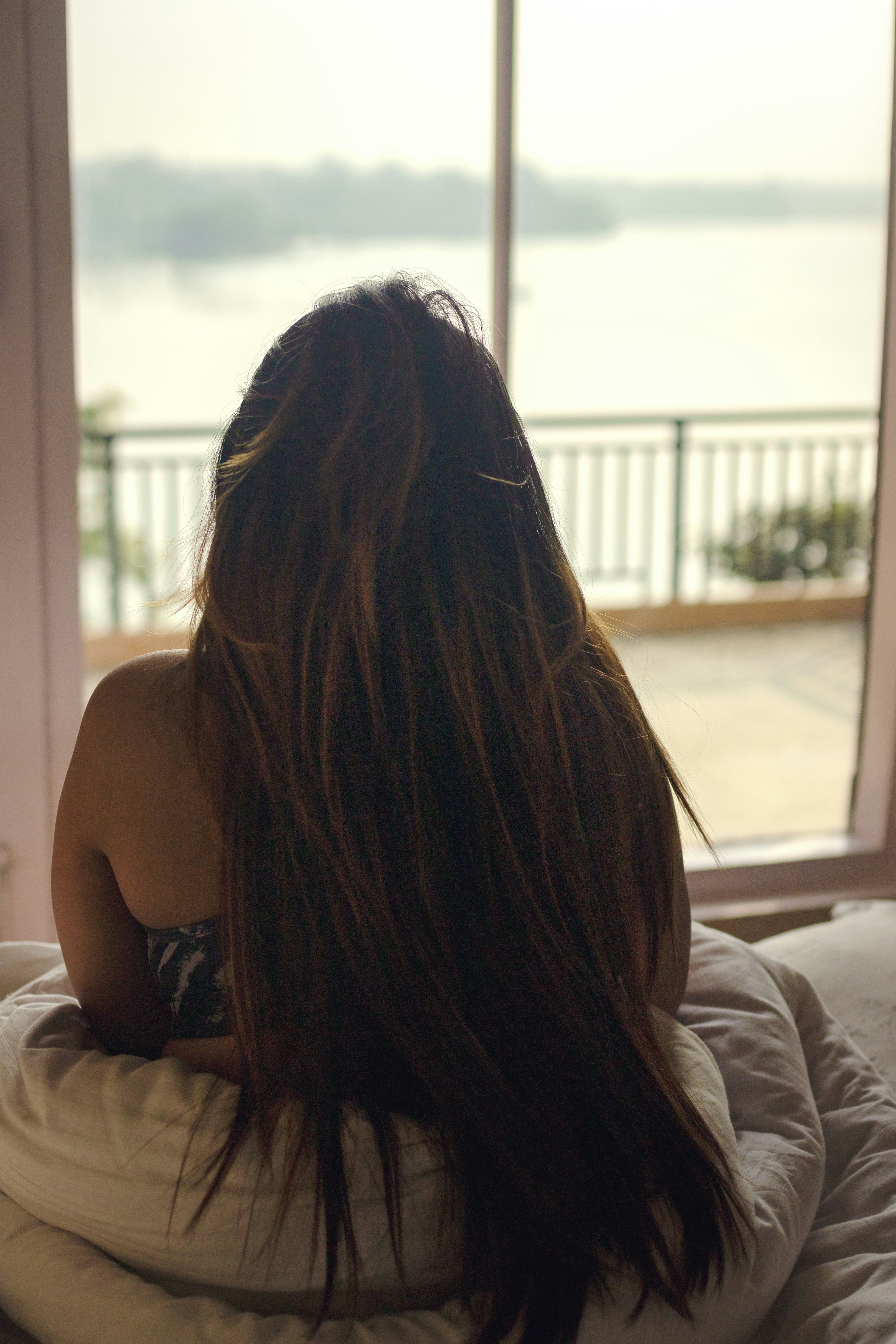 photo-1664015409437-f2a24a85307c?ixid=M3wxMjA3fDB8MXxzZWFyY2h8MTMyfHxTbGVlcCUyMFBpbGxvd3xlbnwwfHx8fDE3NTQwNTkwODd8MA%5Cu0026ixlib=rb-4.1.0