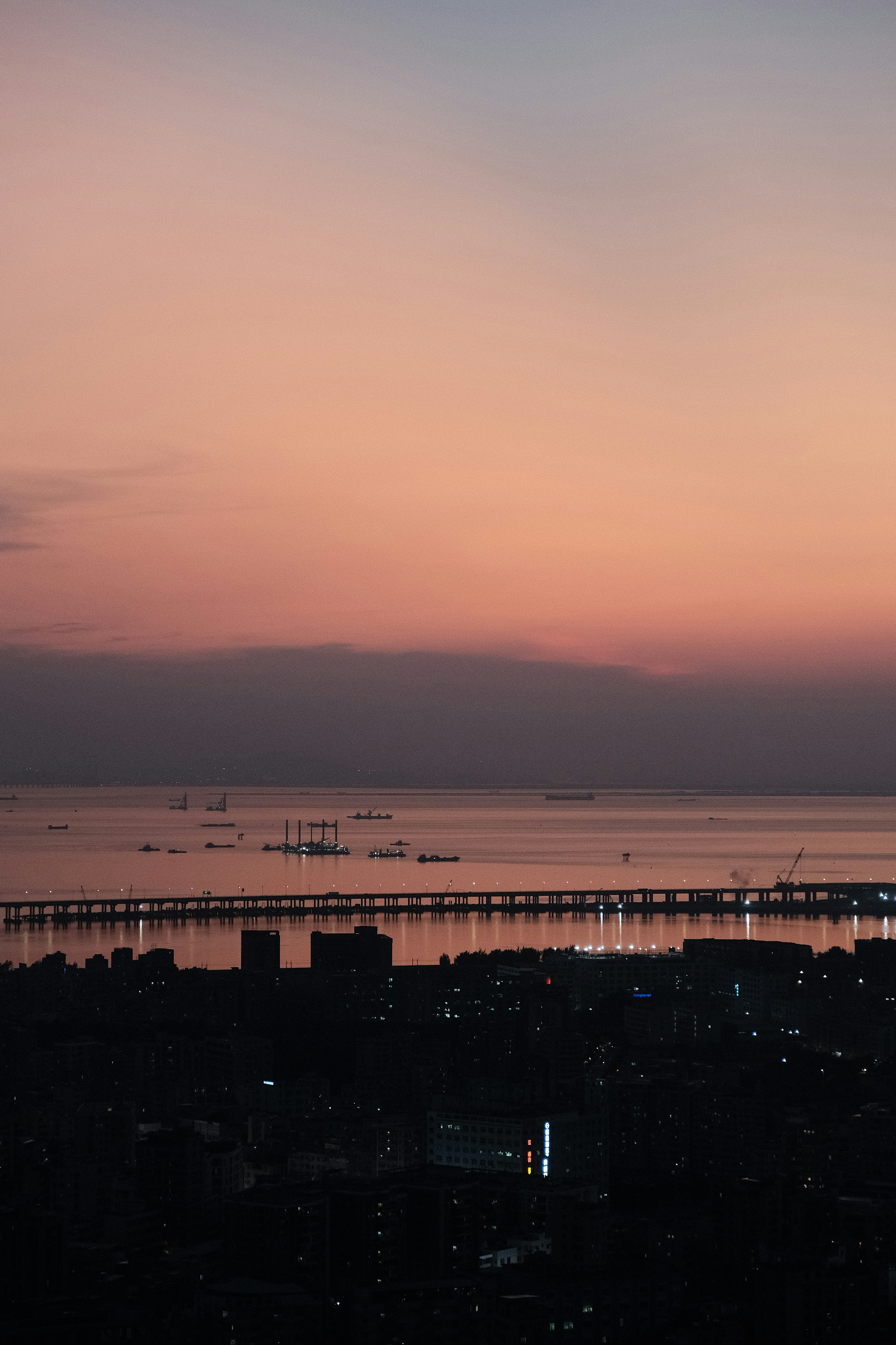 Photo by alanouo