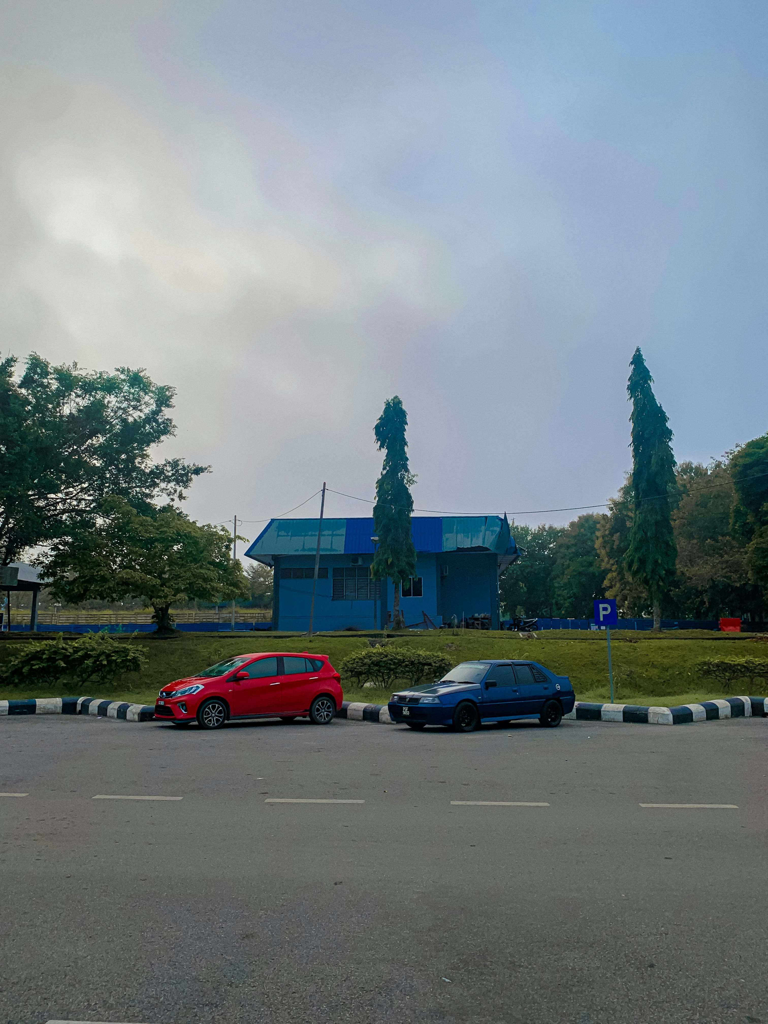 a statue in front of a building