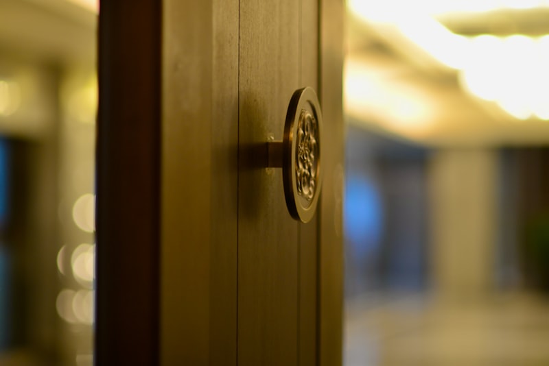 Hotel door handle and keycard lock