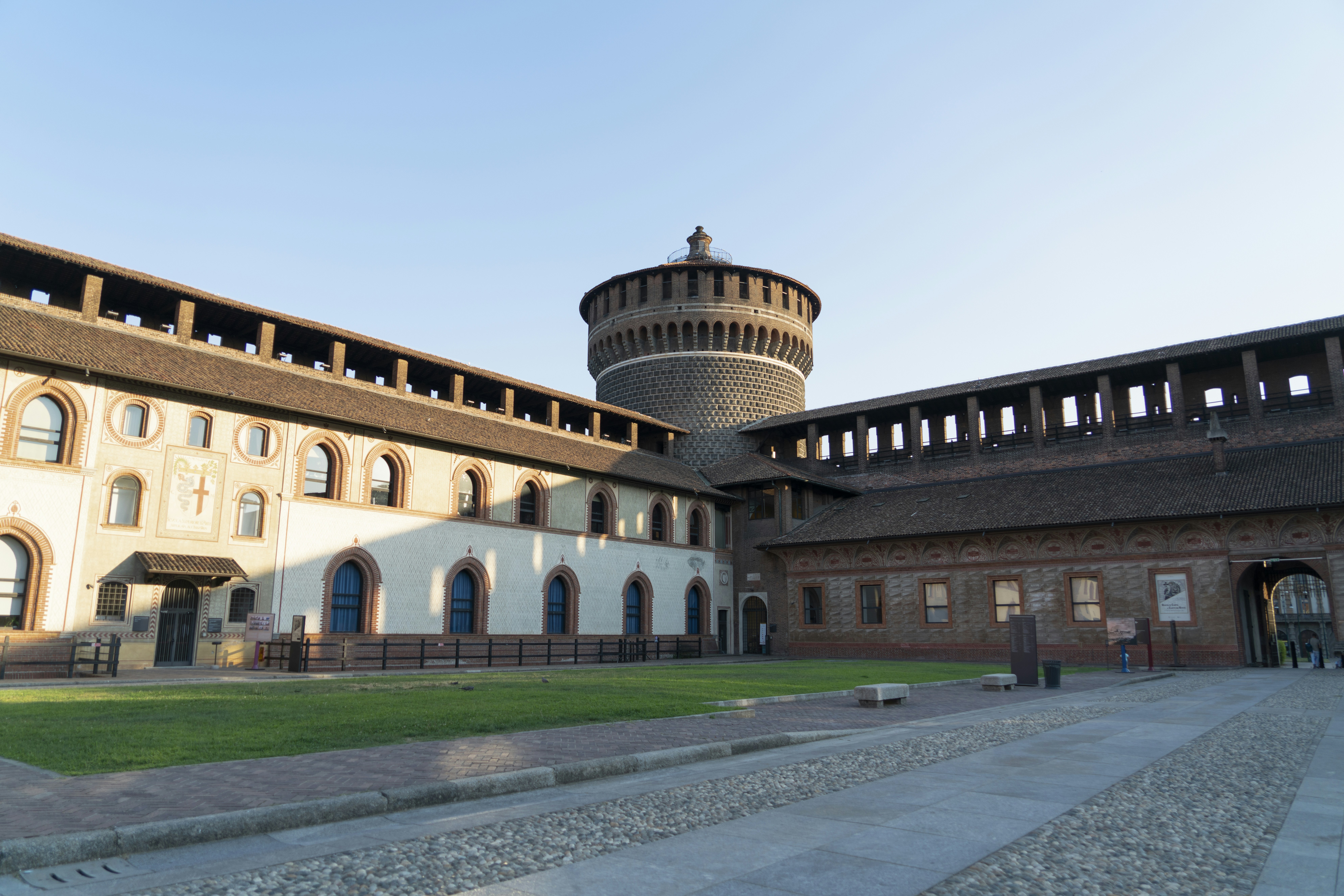 A Stroll Through History: The Origins of Castello Sforzesco